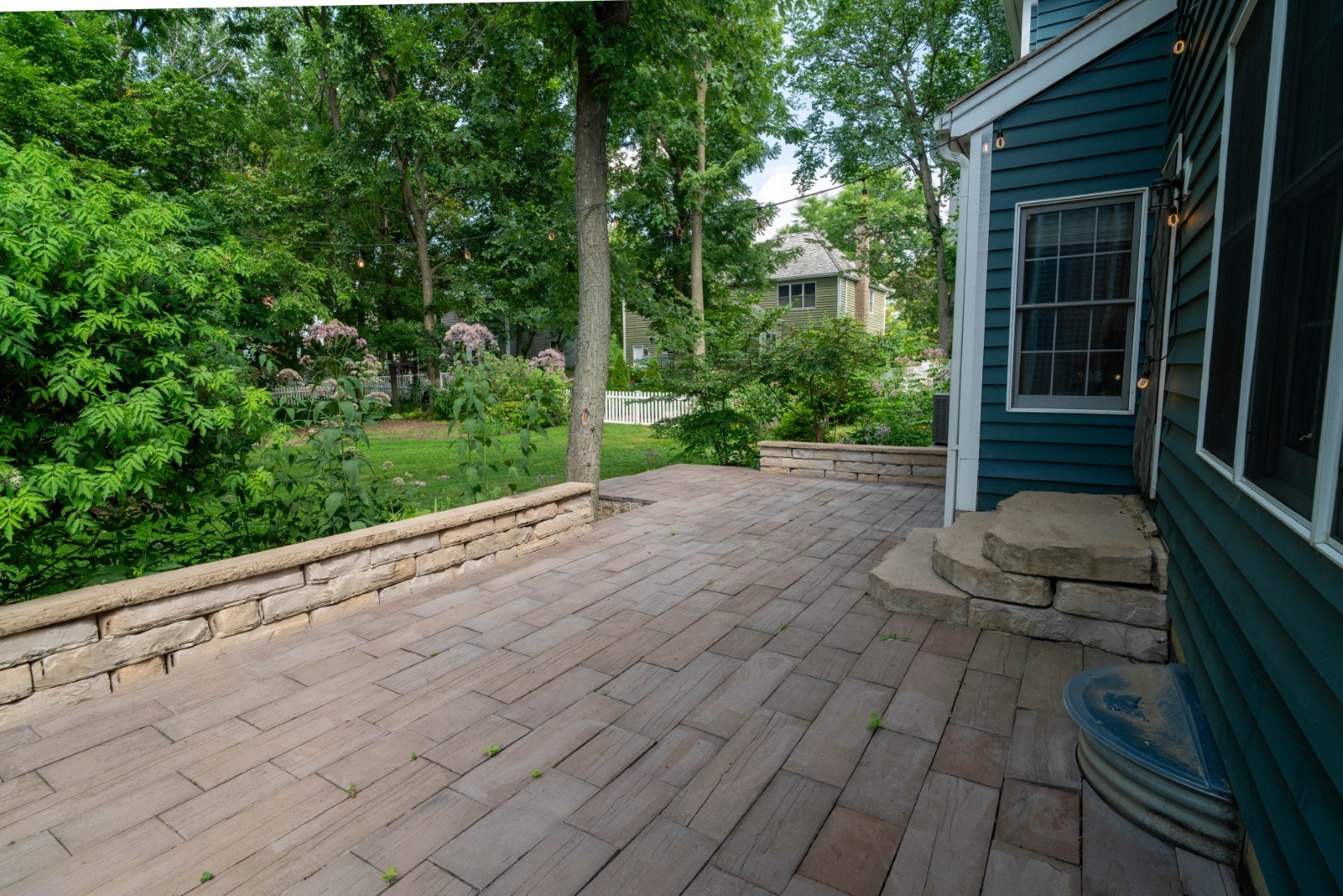 662 Waterbury Avenue, Gurnee, IL 60031
