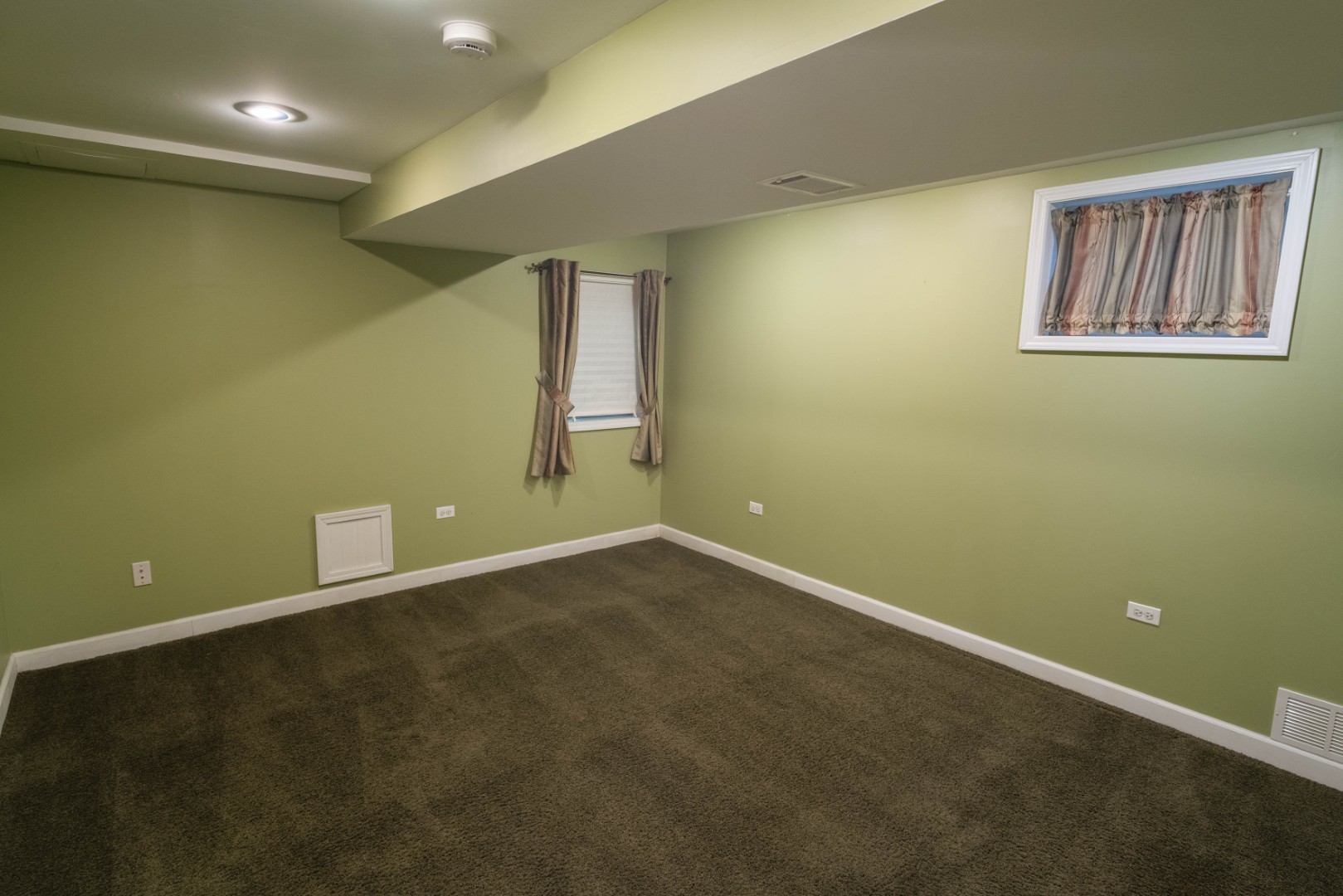 662 Waterbury Avenue, Gurnee, IL 60031