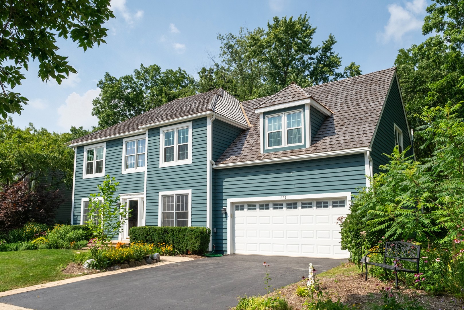 662 Waterbury Avenue, Gurnee, IL 60031