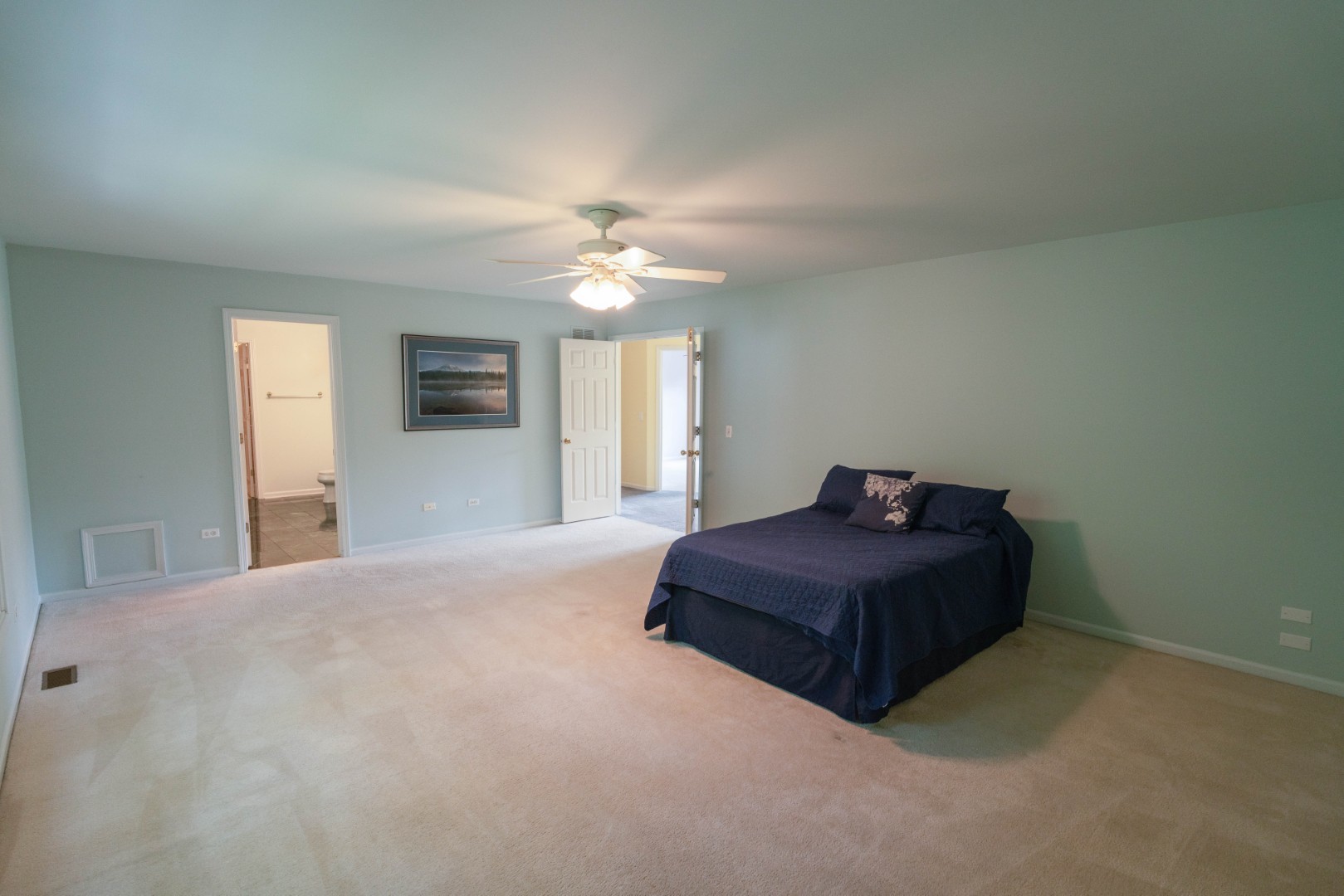 662 Waterbury Avenue, Gurnee, IL 60031