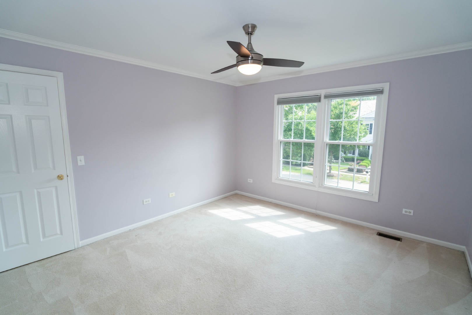 662 Waterbury Avenue, Gurnee, IL 60031