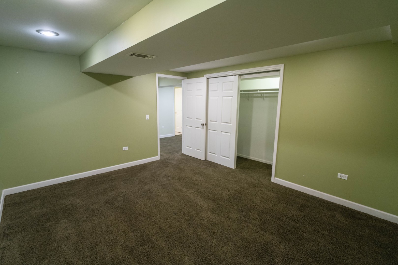 662 Waterbury Avenue, Gurnee, IL 60031