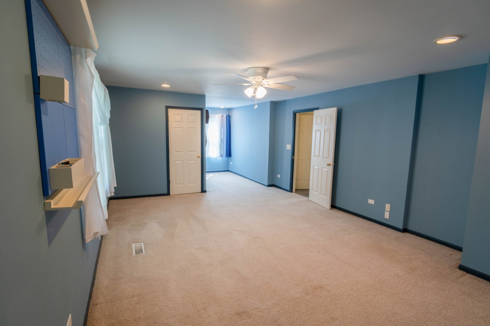 662 Waterbury Avenue, Gurnee, IL 60031