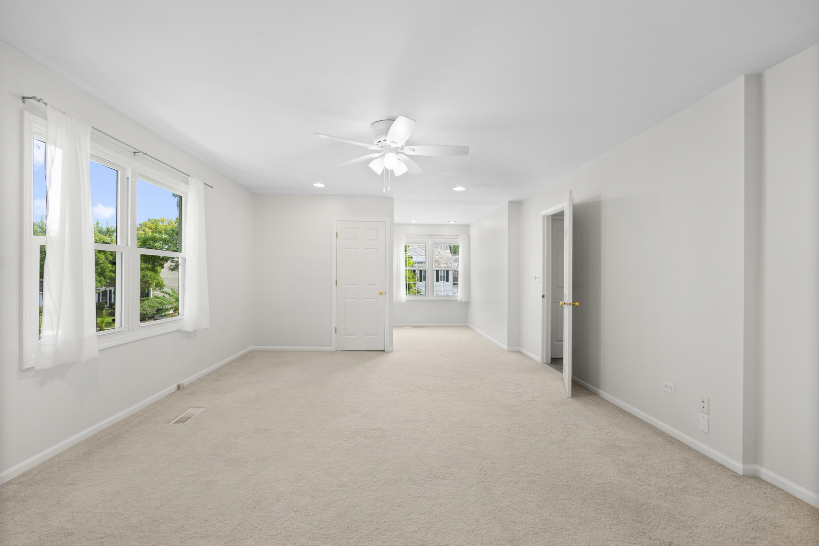 662 Waterbury Avenue, Gurnee, IL 60031