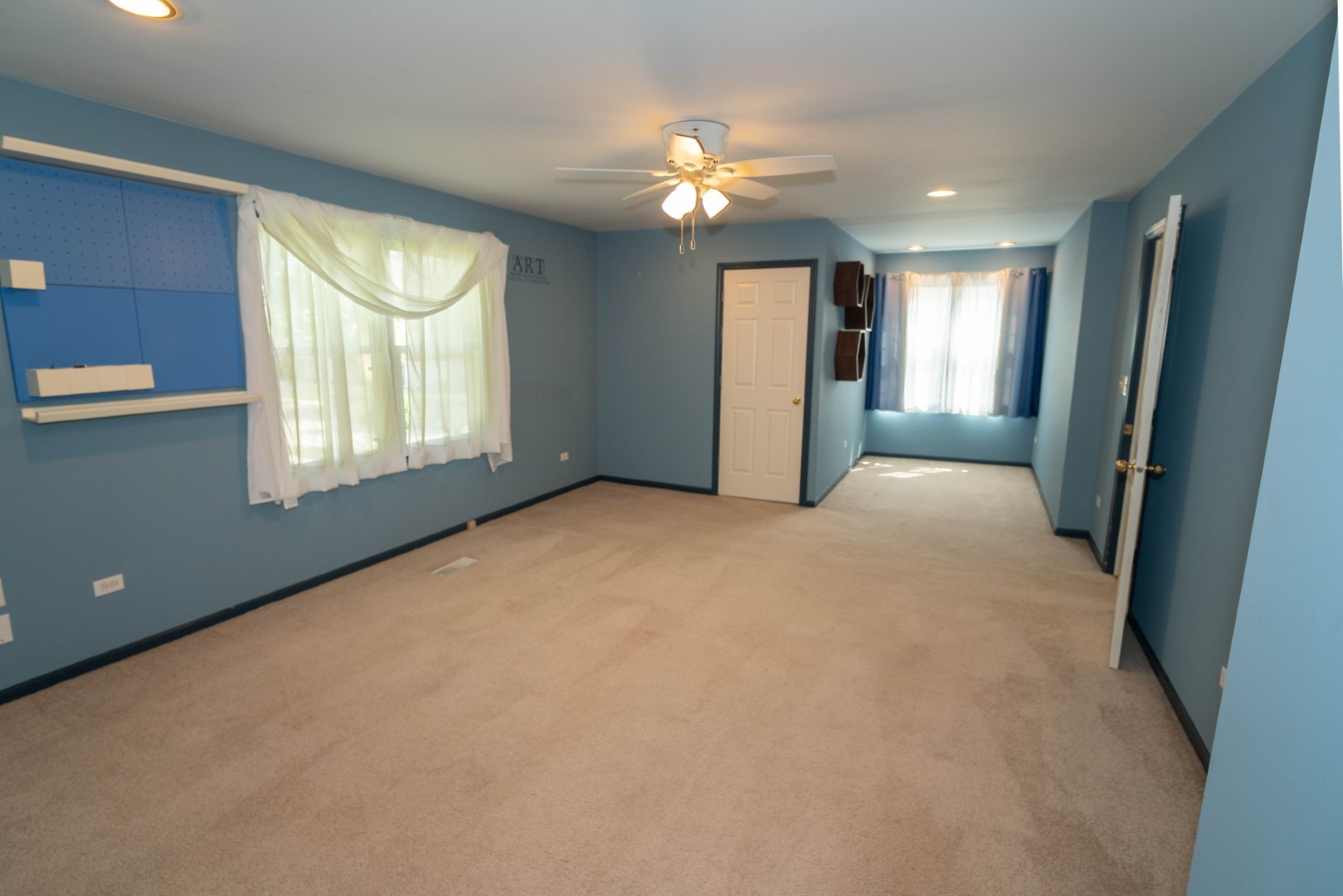 662 Waterbury Avenue, Gurnee, IL 60031