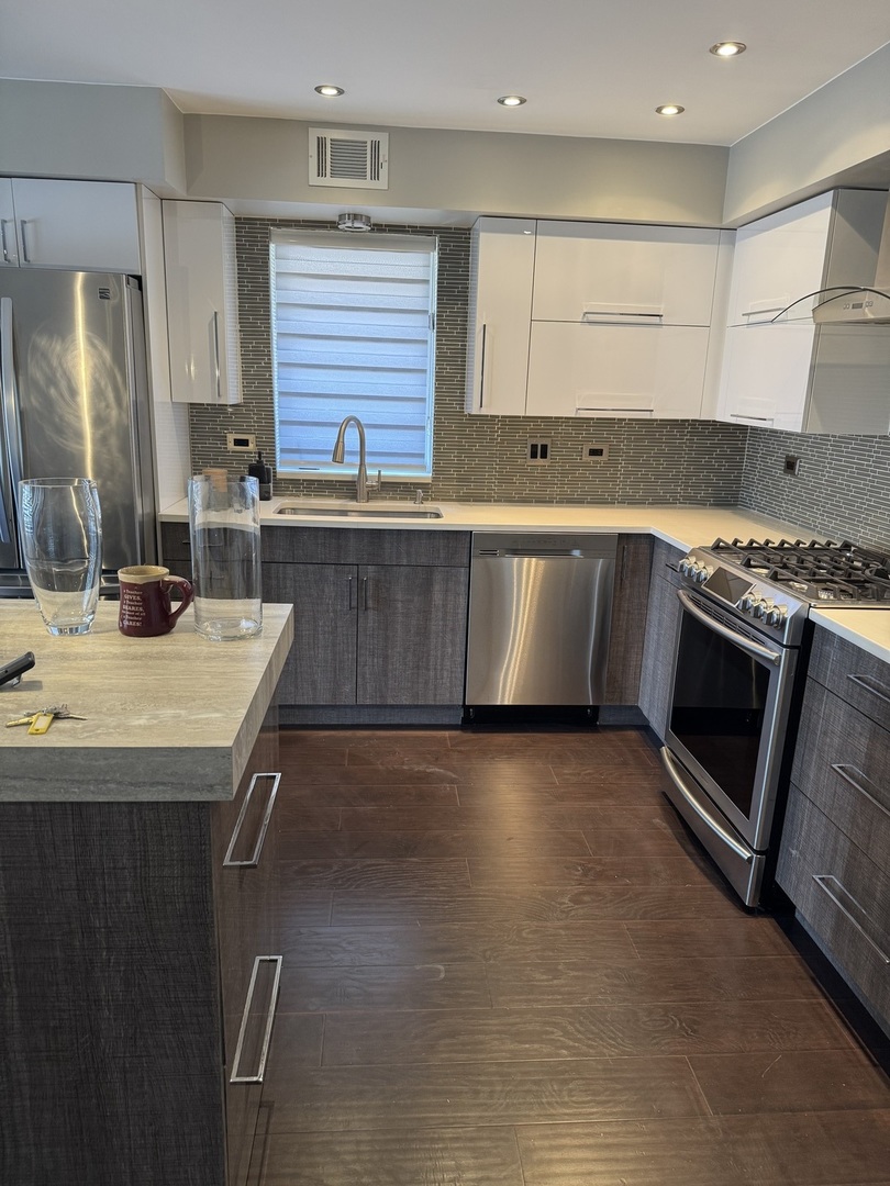 6142 W 63rd Street #3W, Chicago, IL 60638