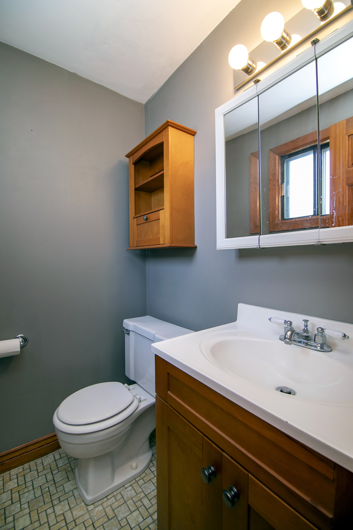 6642 W 64TH Place #2W, Chicago, IL 60638