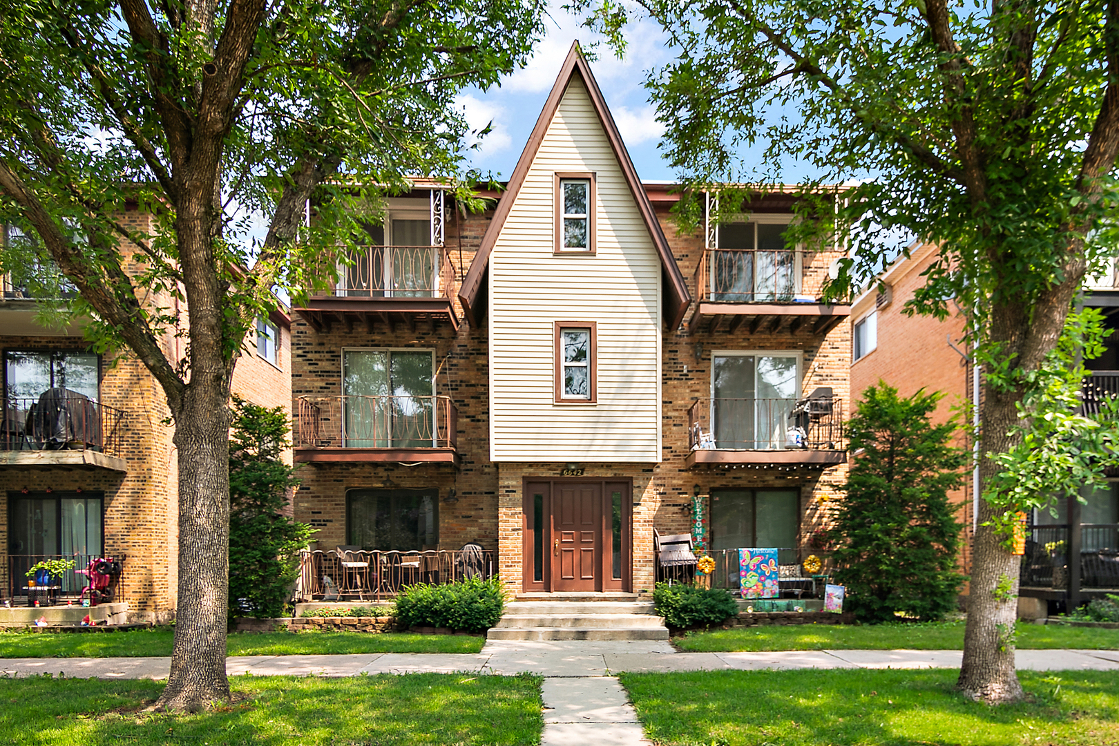 6642 W 64TH Place #2W, Chicago, IL 60638
