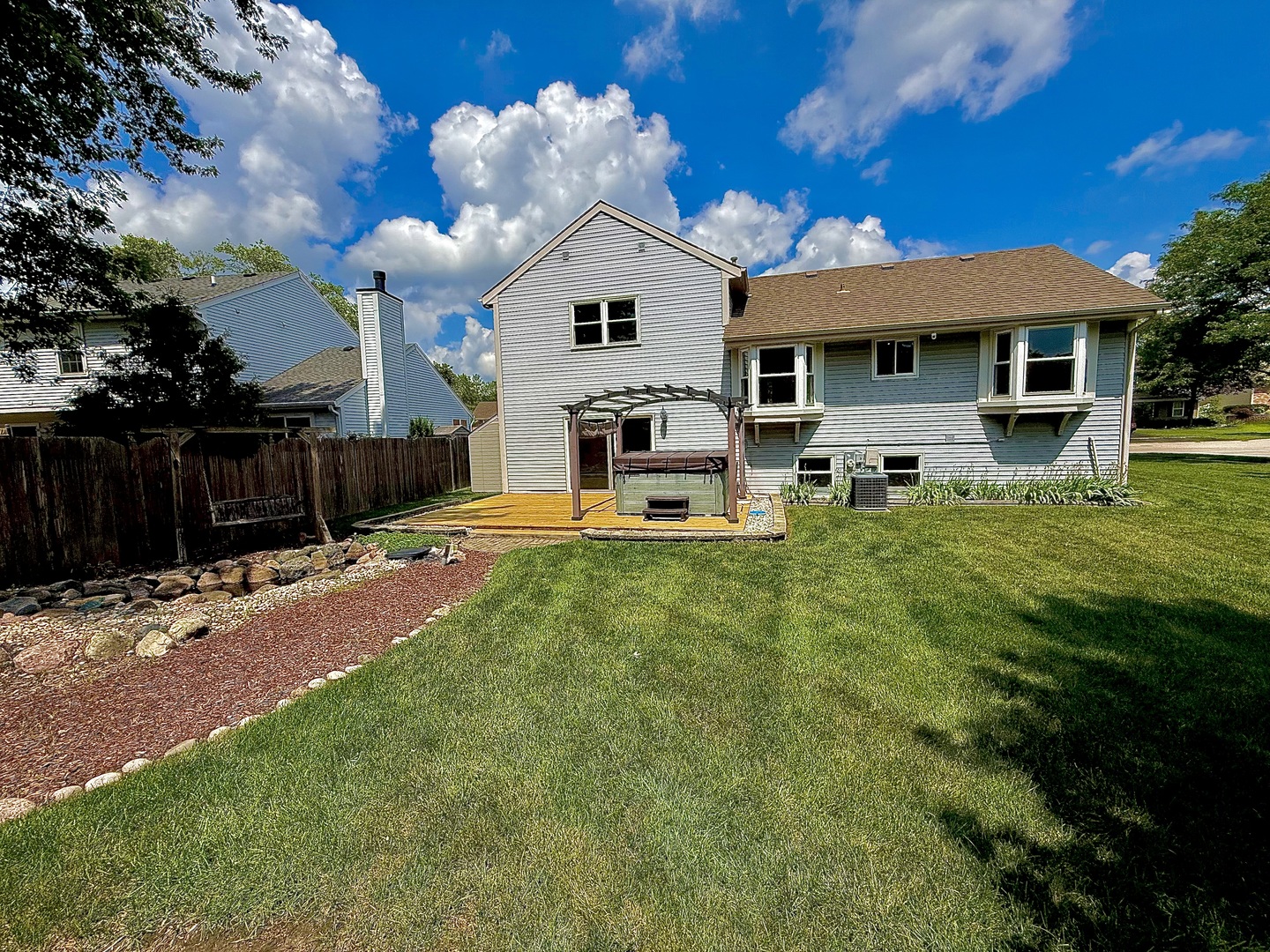 1176 Westport Ridge, Crystal Lake, IL 60014