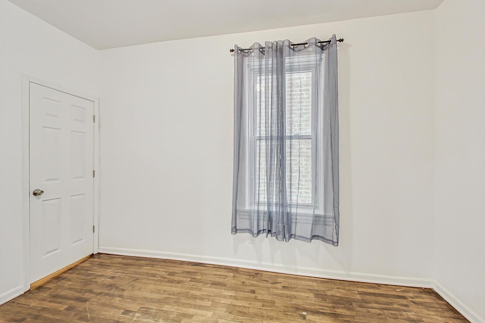 3330 W Hutchinson Street #2, Chicago, IL 60618