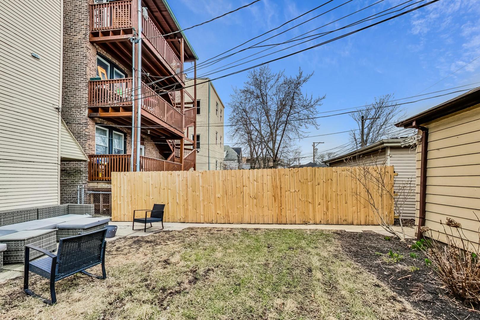 3330 W Hutchinson Street #2, Chicago, IL 60618