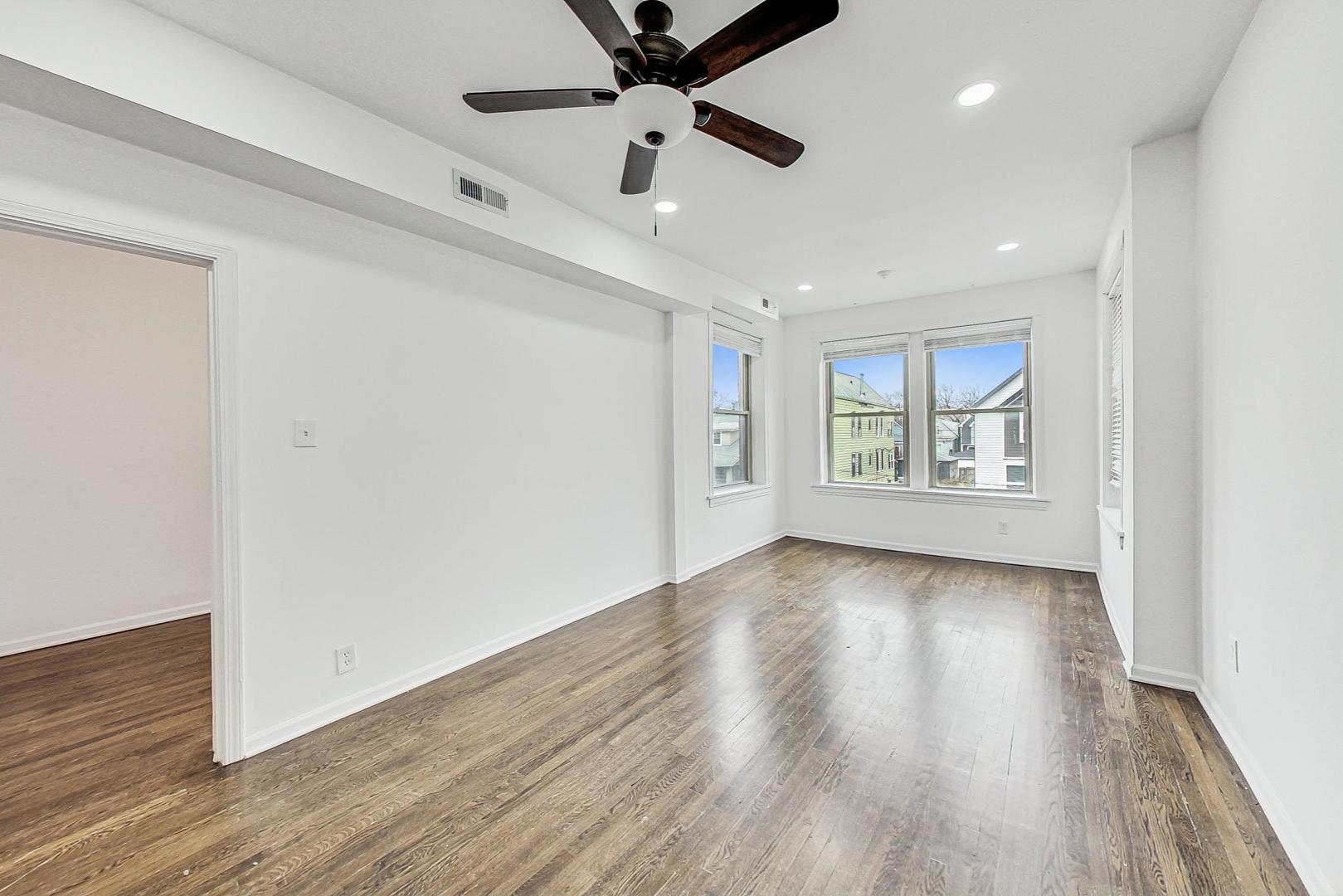 3330 W Hutchinson Street #2, Chicago, IL 60618