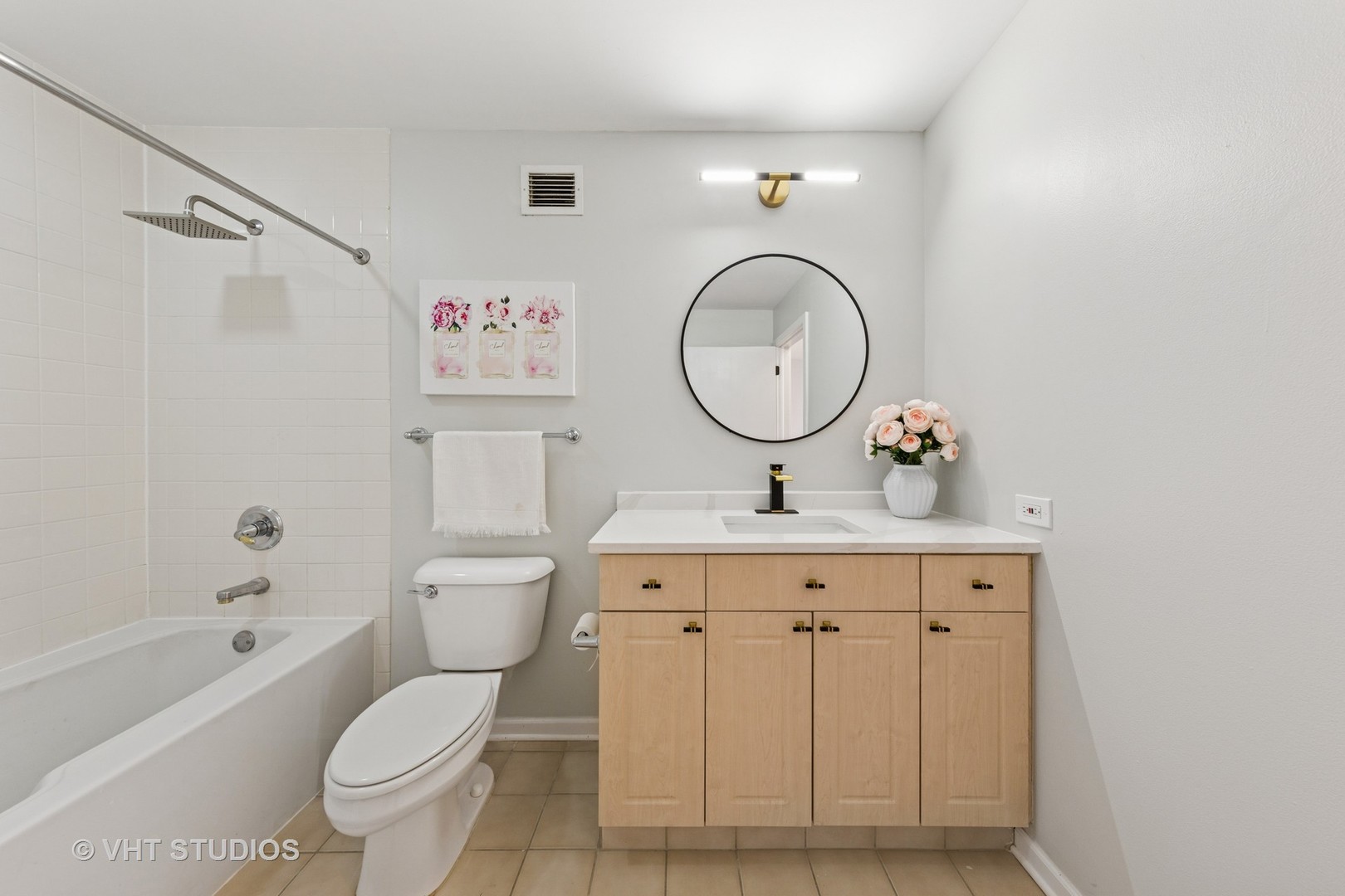 330 N Jefferson Street #602, Chicago, IL 60661