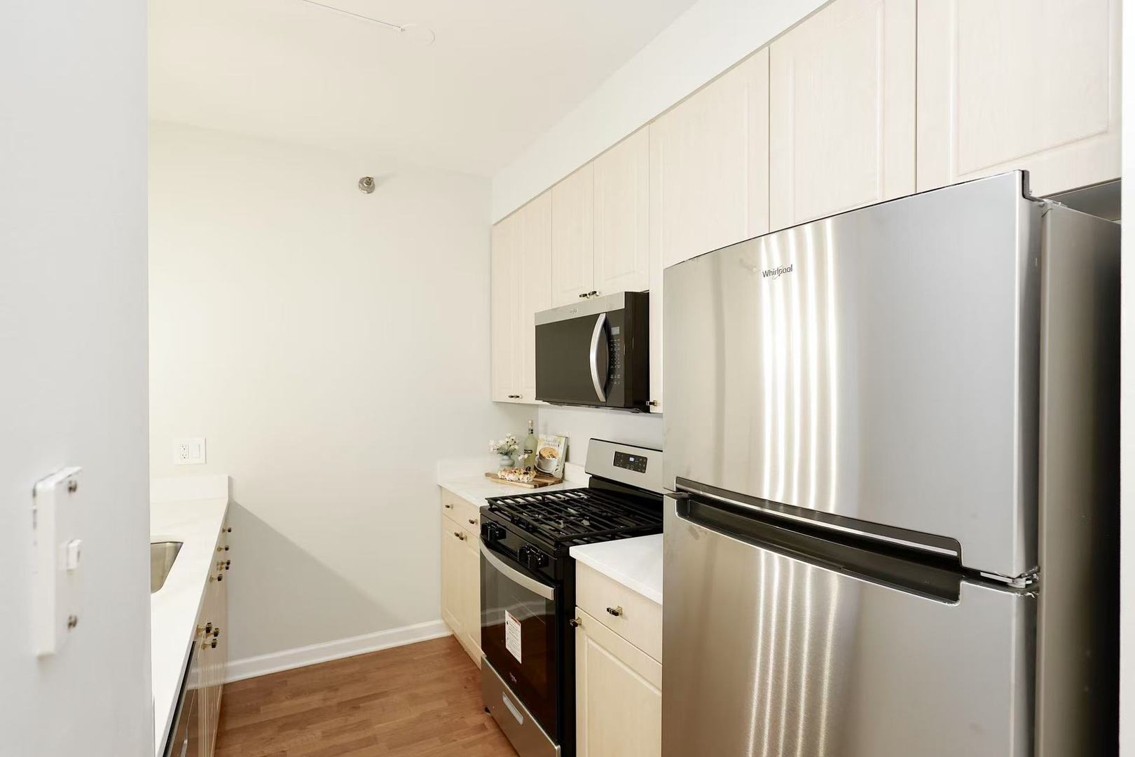 330 N Jefferson Street #602, Chicago, IL 60661