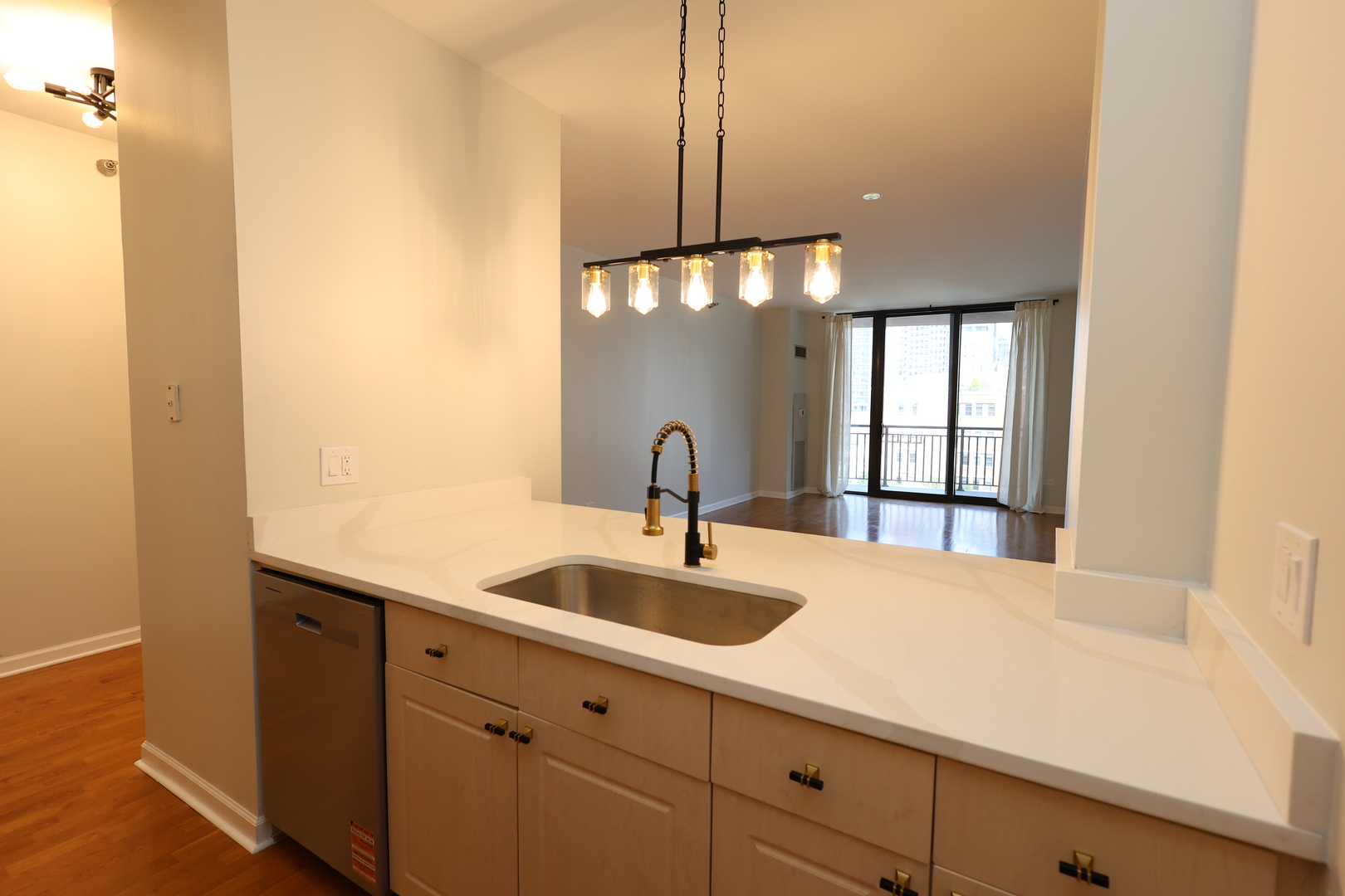 330 N Jefferson Street #602, Chicago, IL 60661