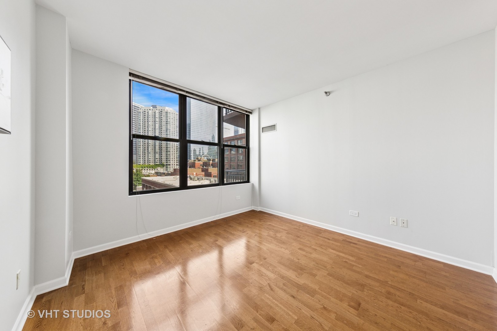 330 N Jefferson Street #602, Chicago, IL 60661