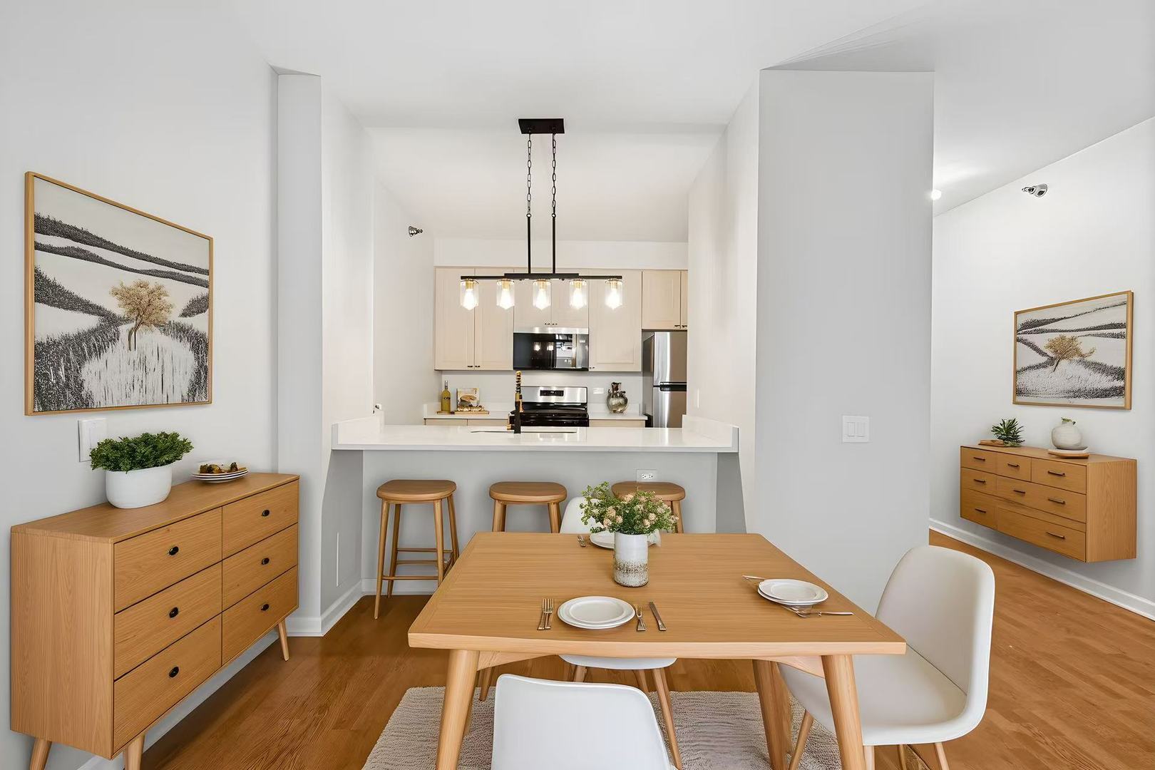 330 N Jefferson Street #602, Chicago, IL 60661