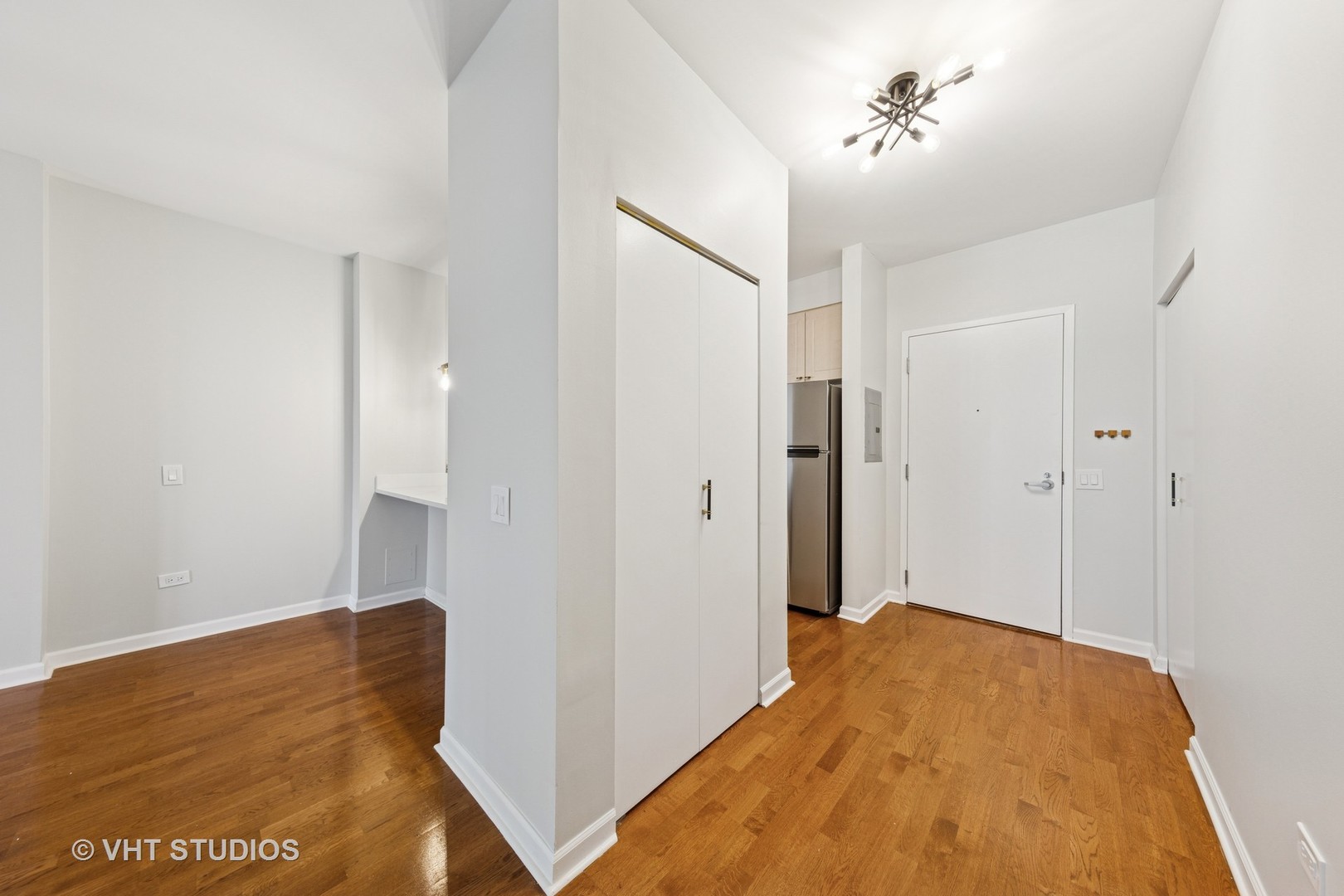 330 N Jefferson Street #602, Chicago, IL 60661