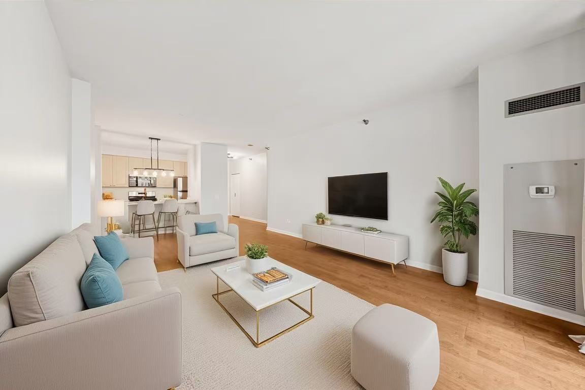 330 N Jefferson Street #602, Chicago, IL 60661