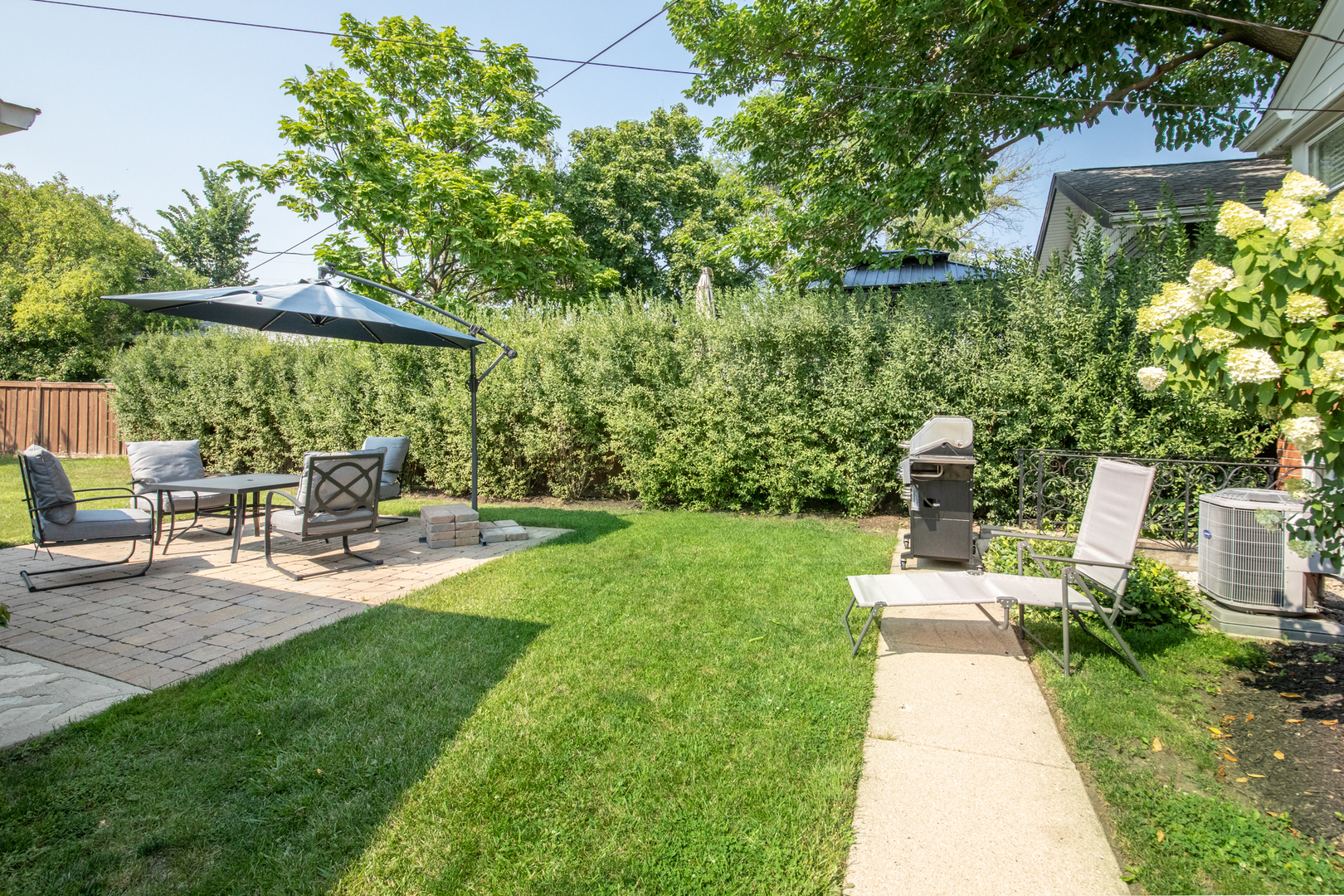 900 ROWE Avenue, Park Ridge, IL 60068