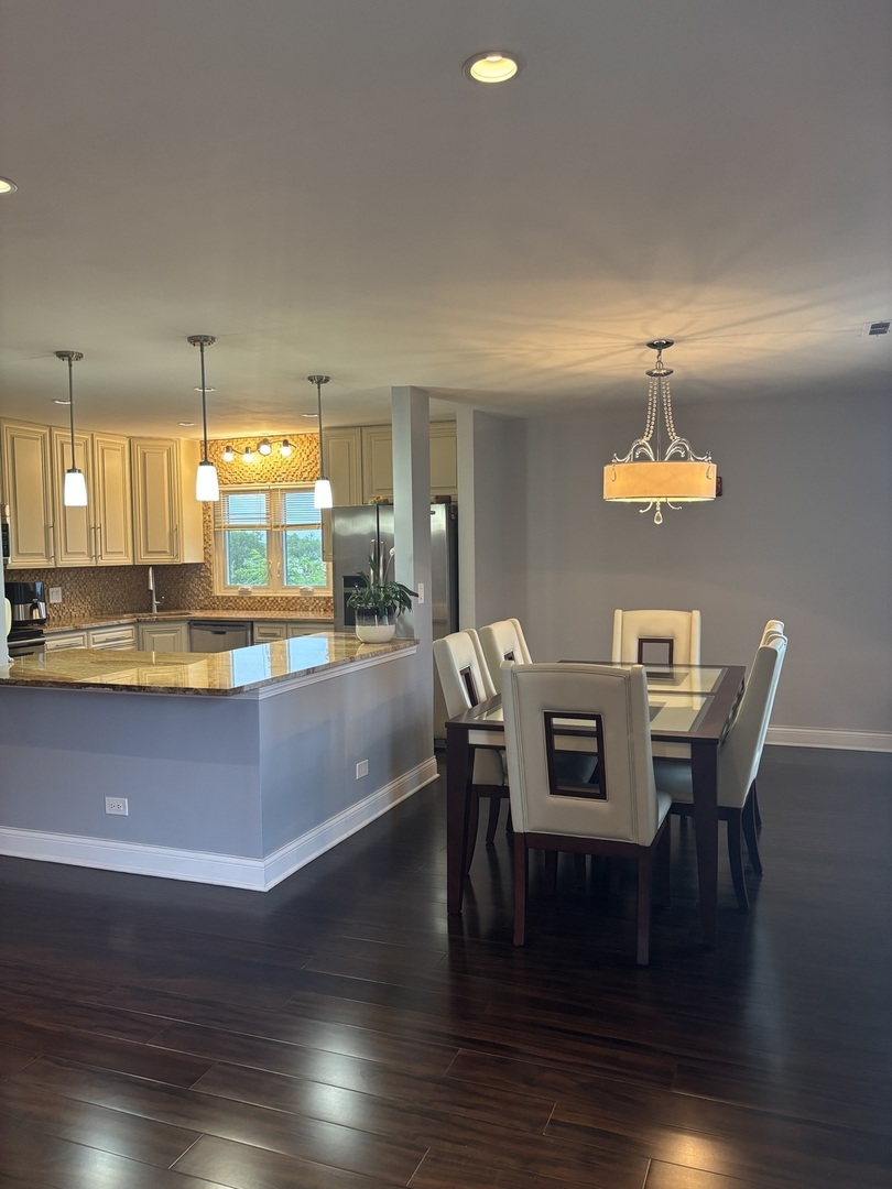9332 Landings Lane #504, Des Plaines, IL 60016