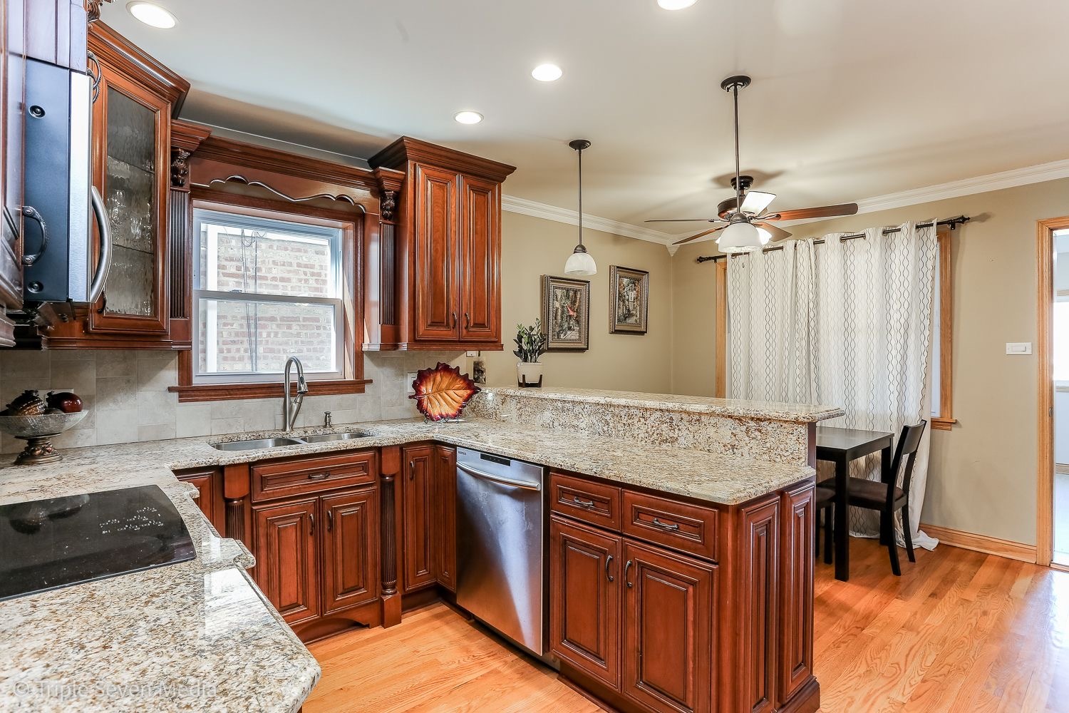 6000 S Nashville Avenue, Chicago, IL 60638
