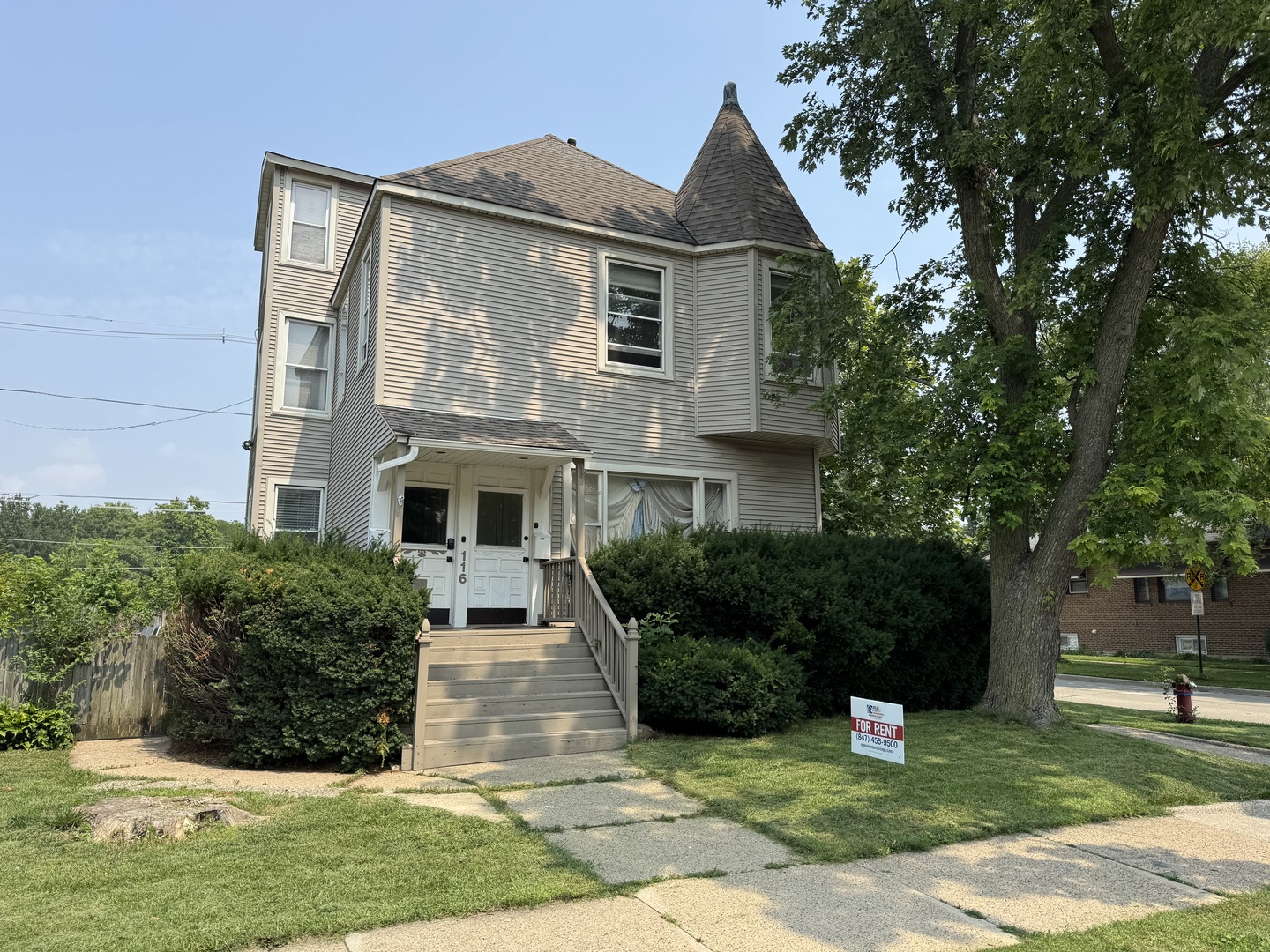 116 E Quincy Street #1, Riverside, IL 60546