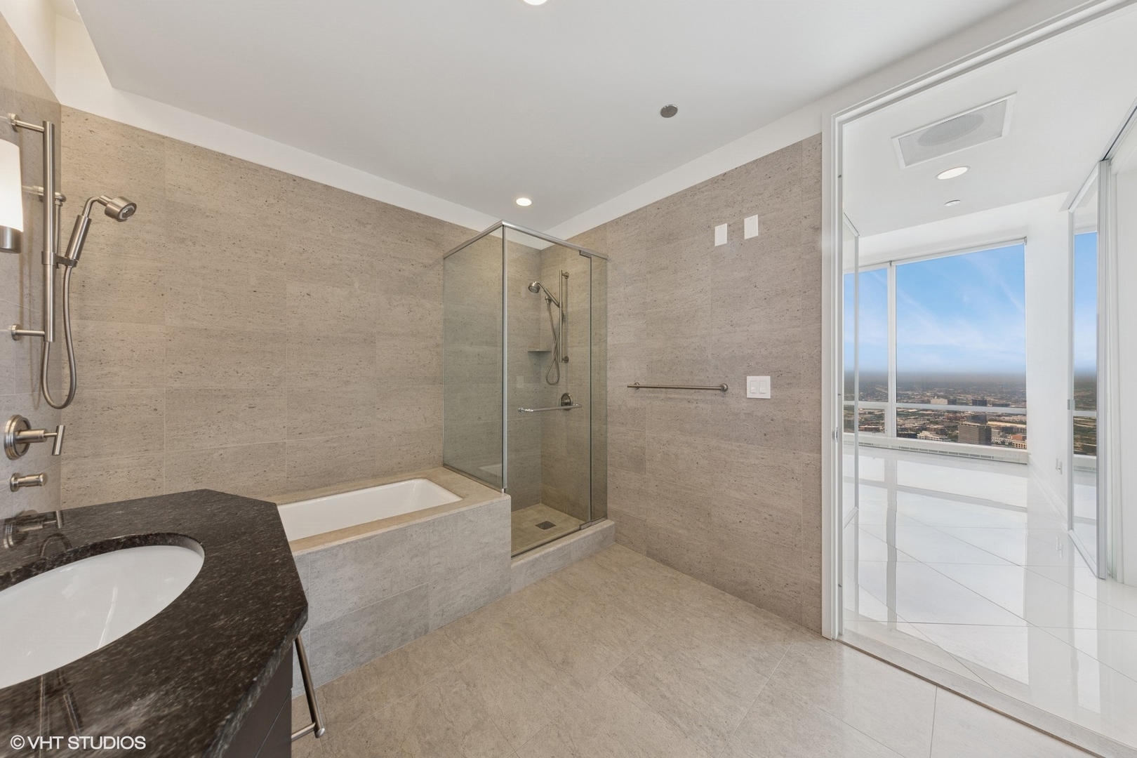 401 N Wabash Avenue #51C, Chicago, IL 60611