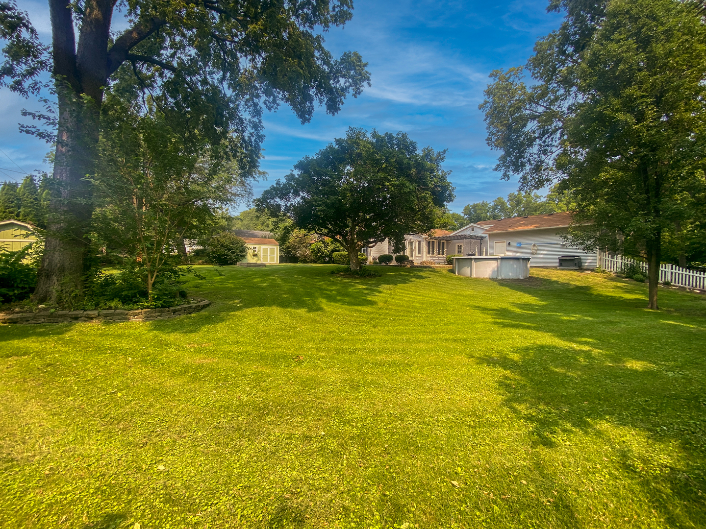 302 Mooseheart Road, North Aurora, IL 60542