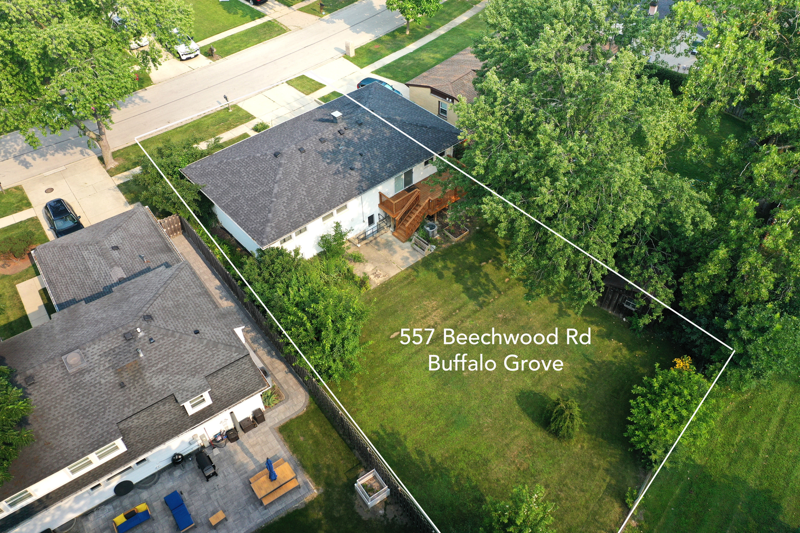 557 Beechwood Road, Buffalo Grove, IL 60089