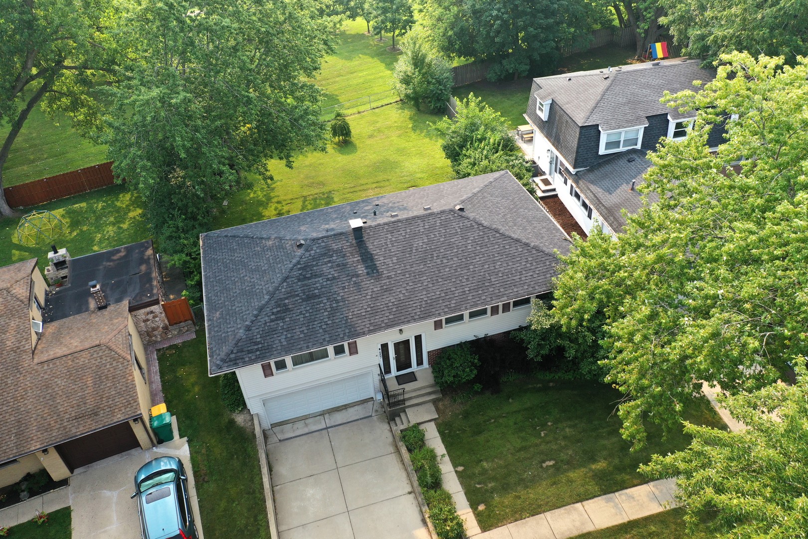 557 Beechwood Road, Buffalo Grove, IL 60089