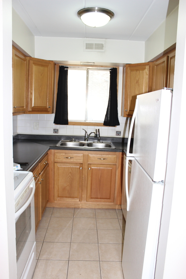13515 LECLAIRE Avenue #56, Crestwood, IL 60418
