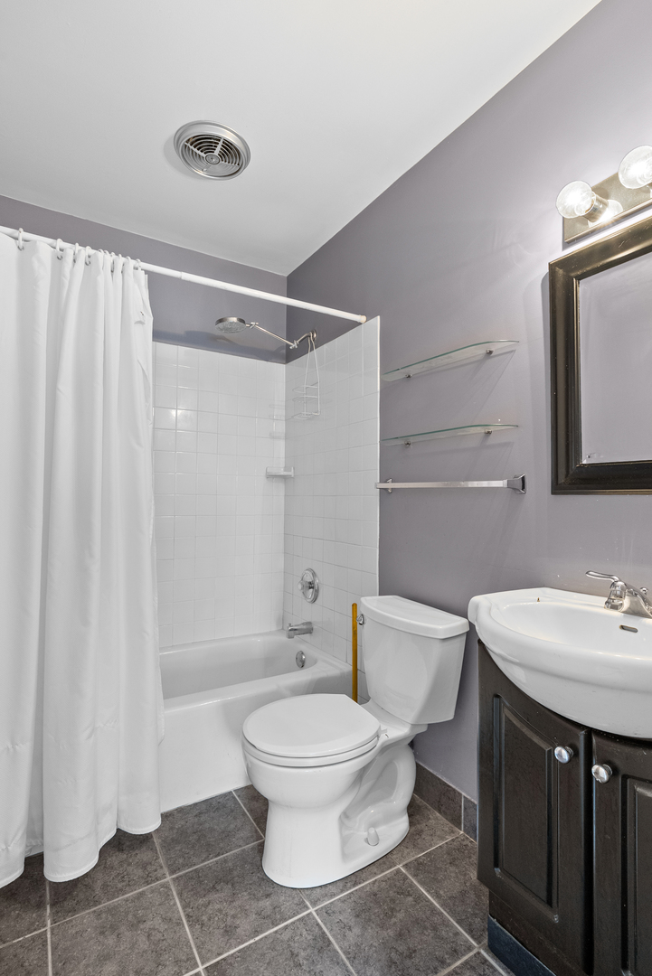 4711 Saint Joseph Creek Road #4H, Lisle, IL 60532