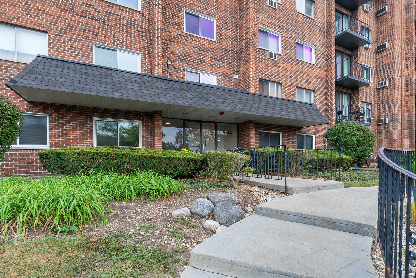 4711 Saint Joseph Creek Road #4H, Lisle, IL 60532