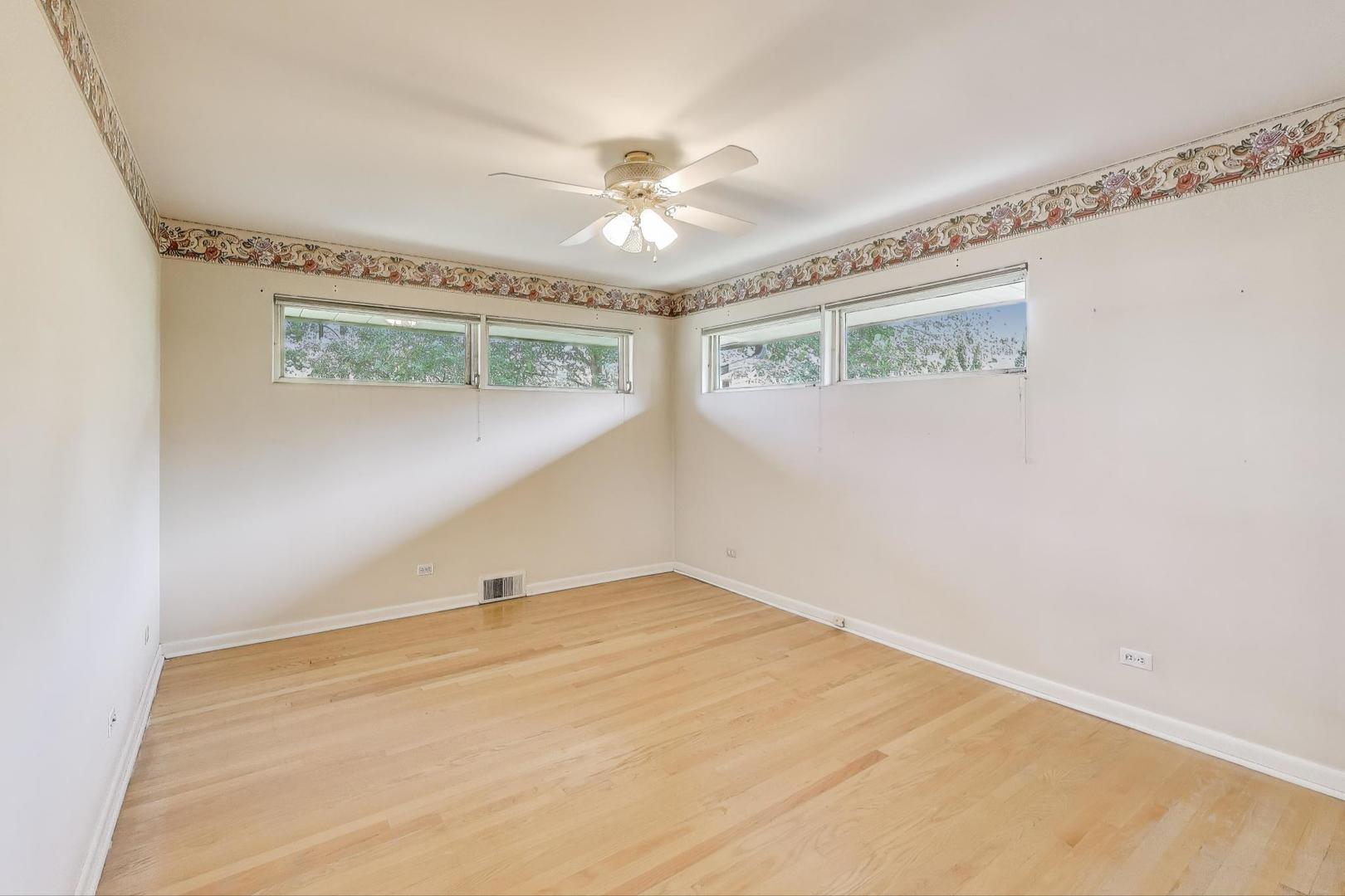 275 Stonegate Road, Clarendon Hills, IL 60514
