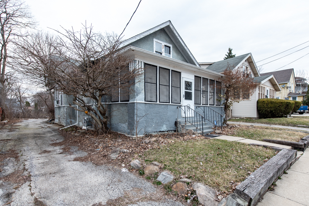 236 S Park Avenue, Waukegan, IL 60085