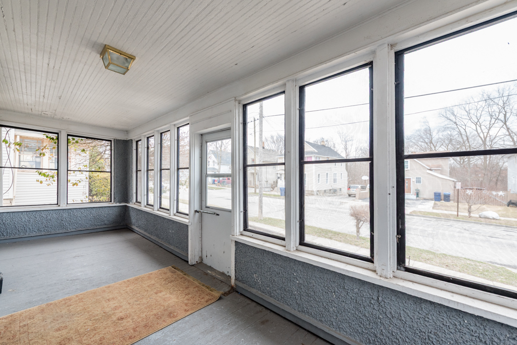236 S Park Avenue, Waukegan, IL 60085