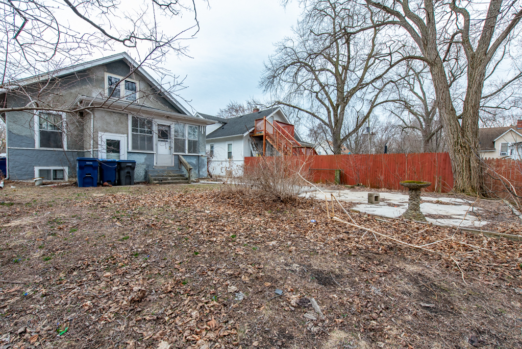 236 S Park Avenue, Waukegan, IL 60085