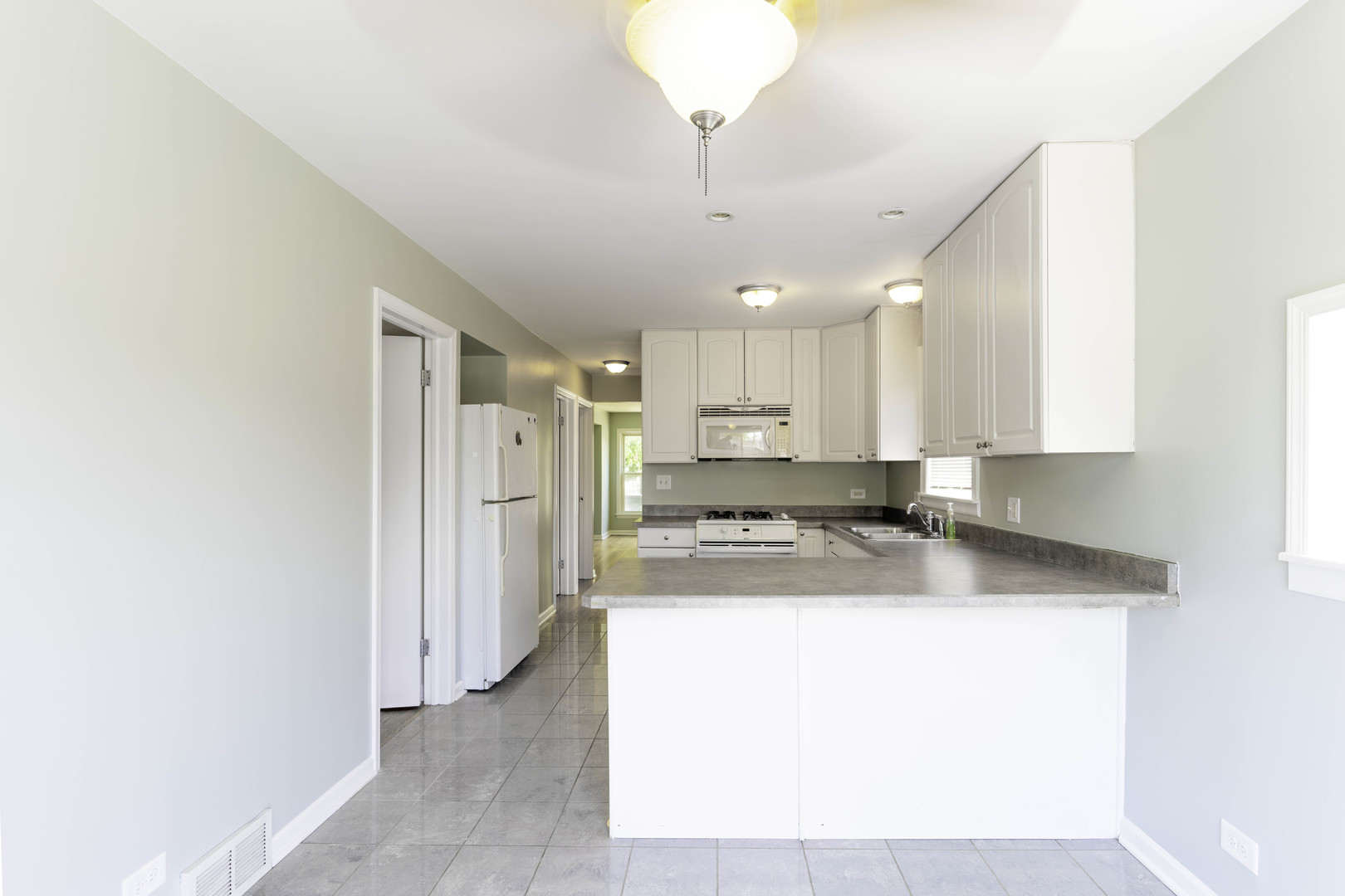5218 S Normandy Avenue, Chicago, IL 60638