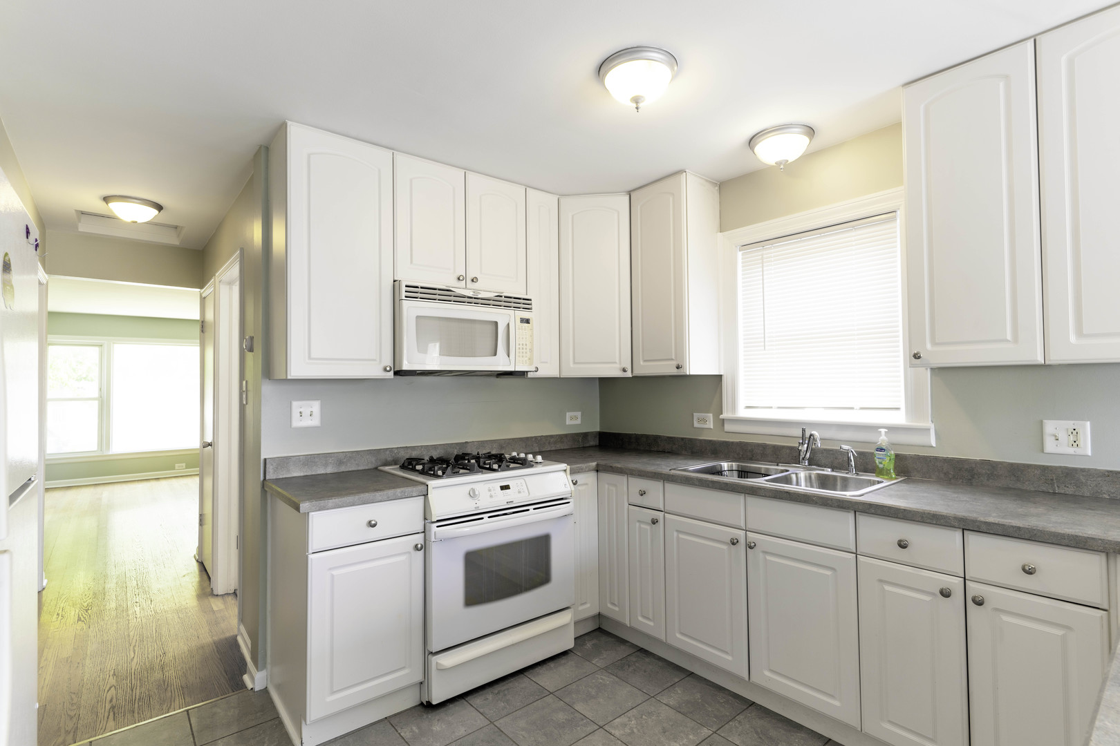 5218 S Normandy Avenue, Chicago, IL 60638