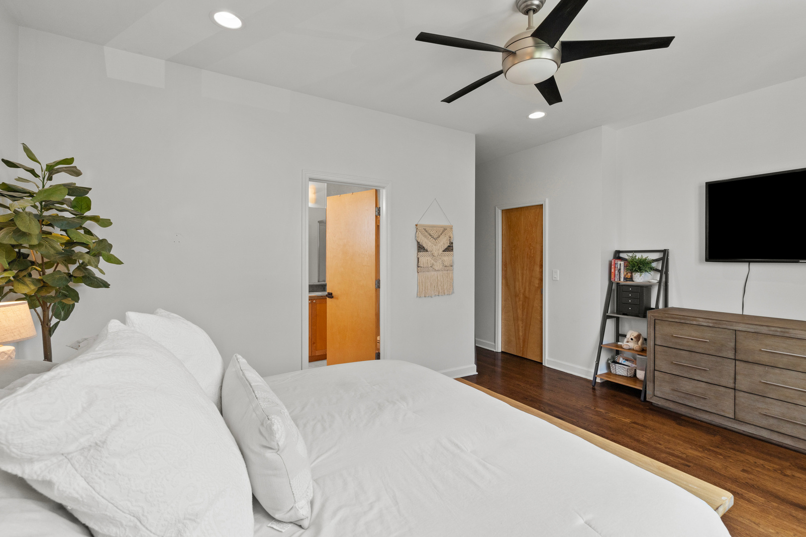 2058 N Western Avenue #403, Chicago, IL 60647