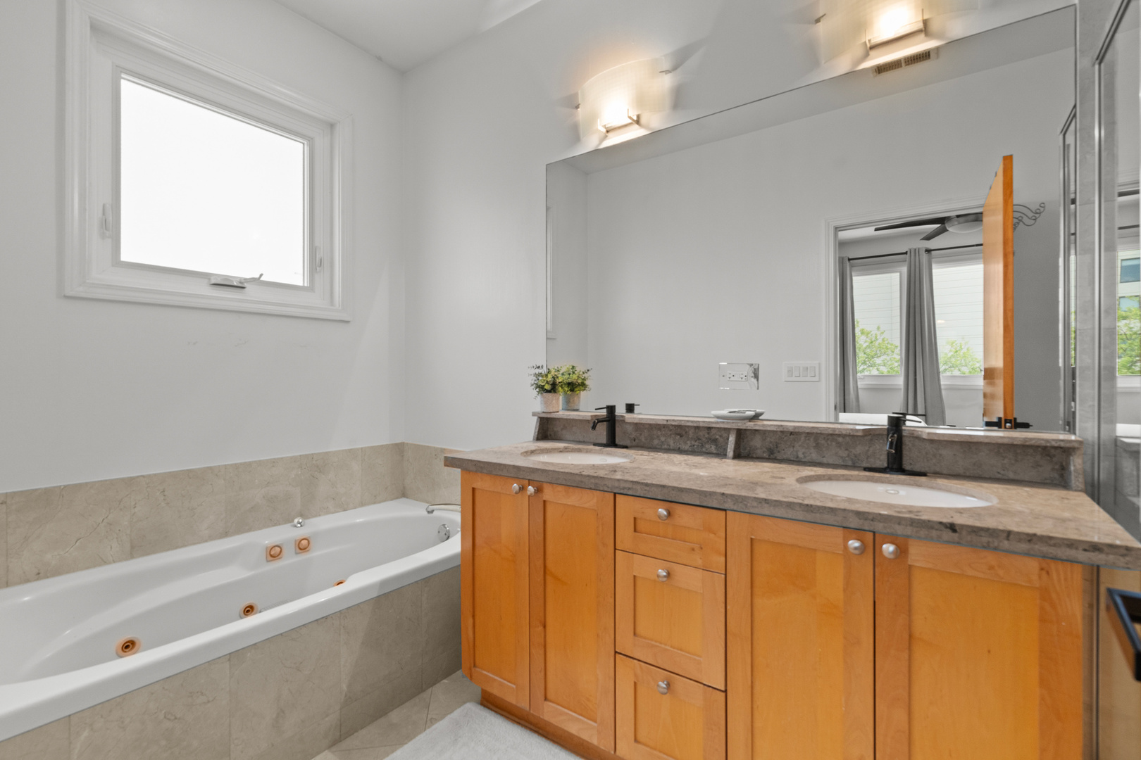 2058 N Western Avenue #403, Chicago, IL 60647