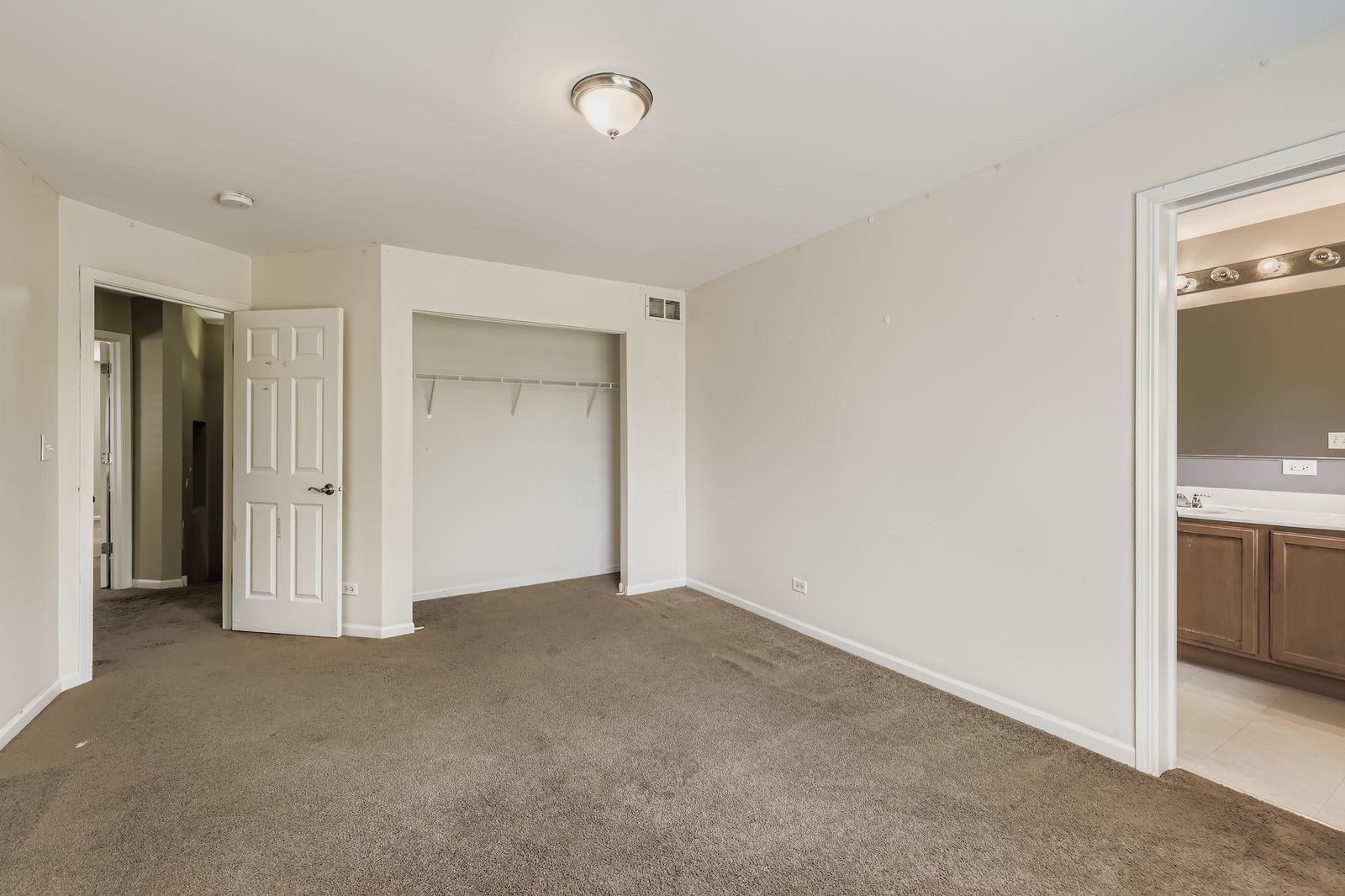 988 Singing Hills Drive, Volo, IL 60073