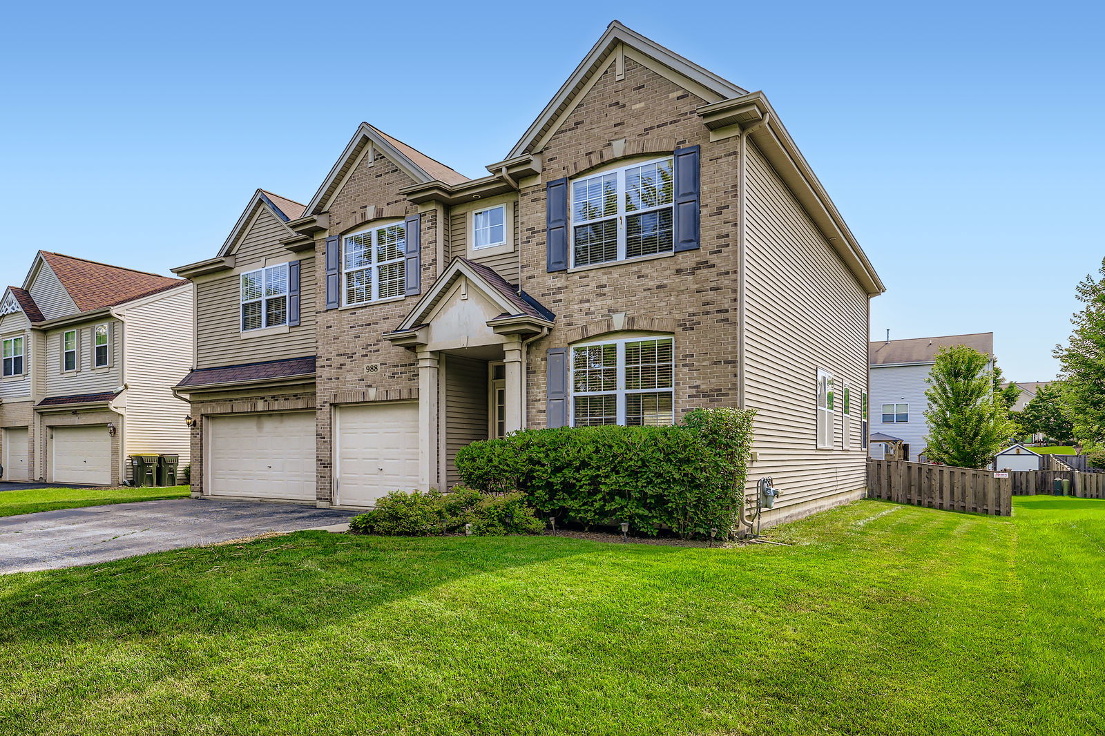 988 Singing Hills Drive, Volo, IL 60073