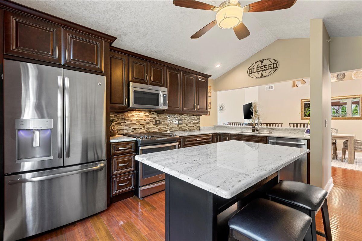 1636 Columbia Circle #2, Bartlett, IL 60103
