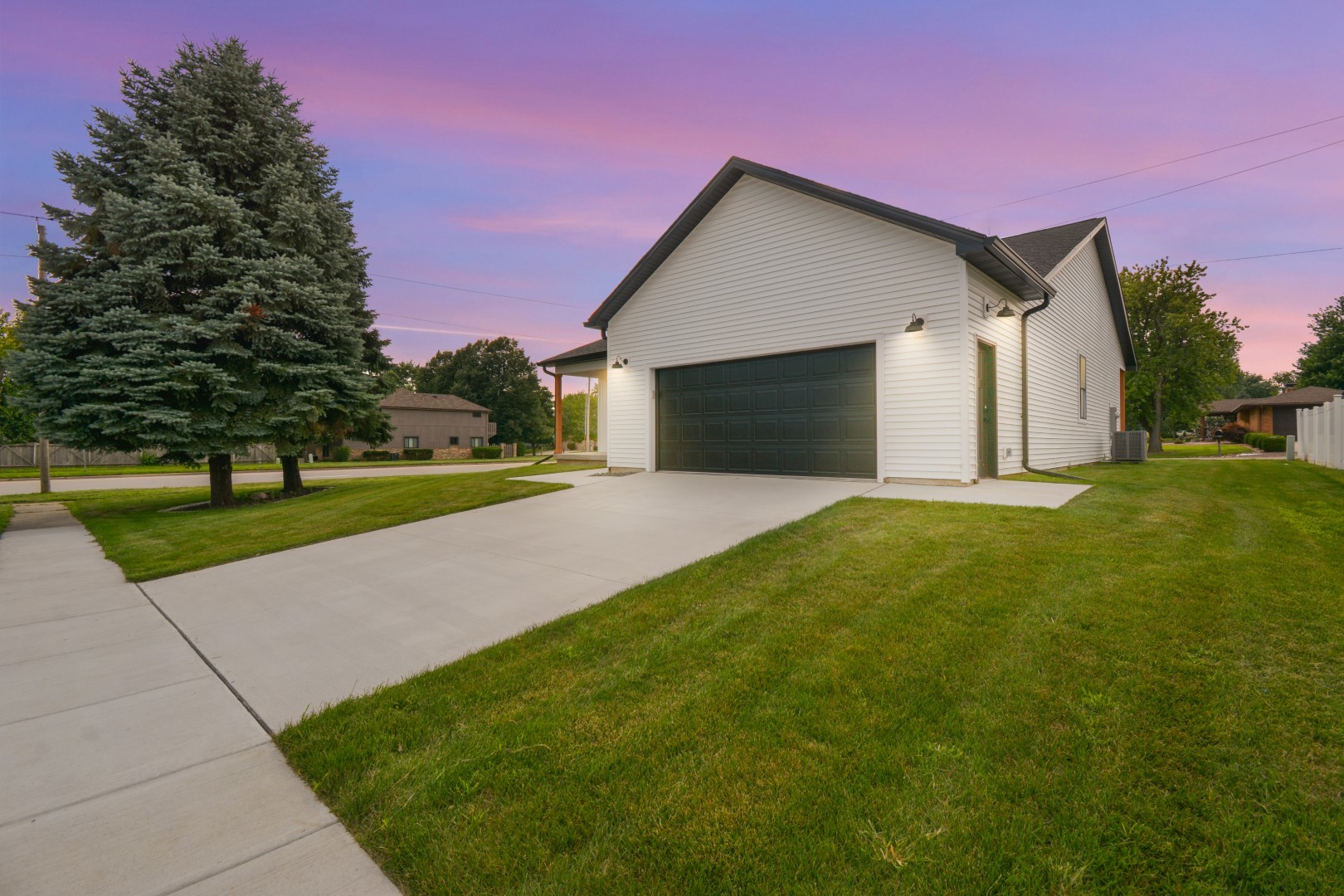 317 Waterford Estates Drive, Bloomington, IL 61704