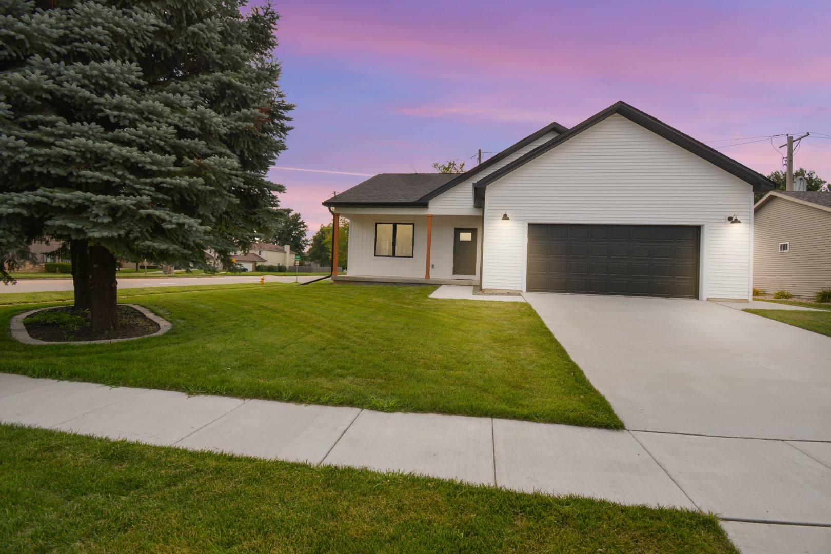 317 Waterford Estates Drive, Bloomington, IL 61704