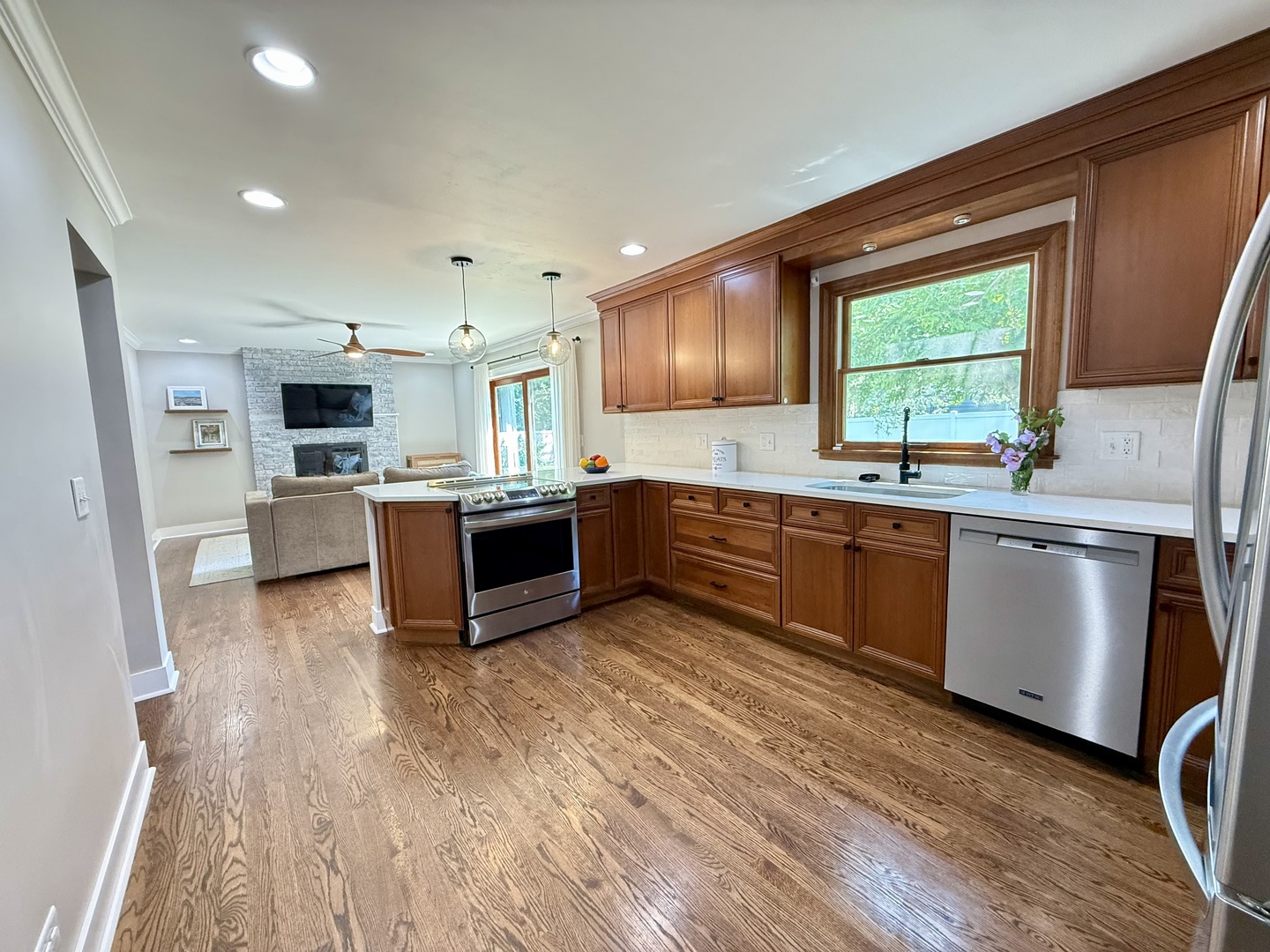 26W281 MENOMINI Drive, Wheaton, IL 60189