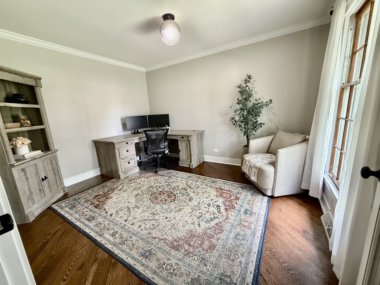 26W281 MENOMINI Drive, Wheaton, IL 60189