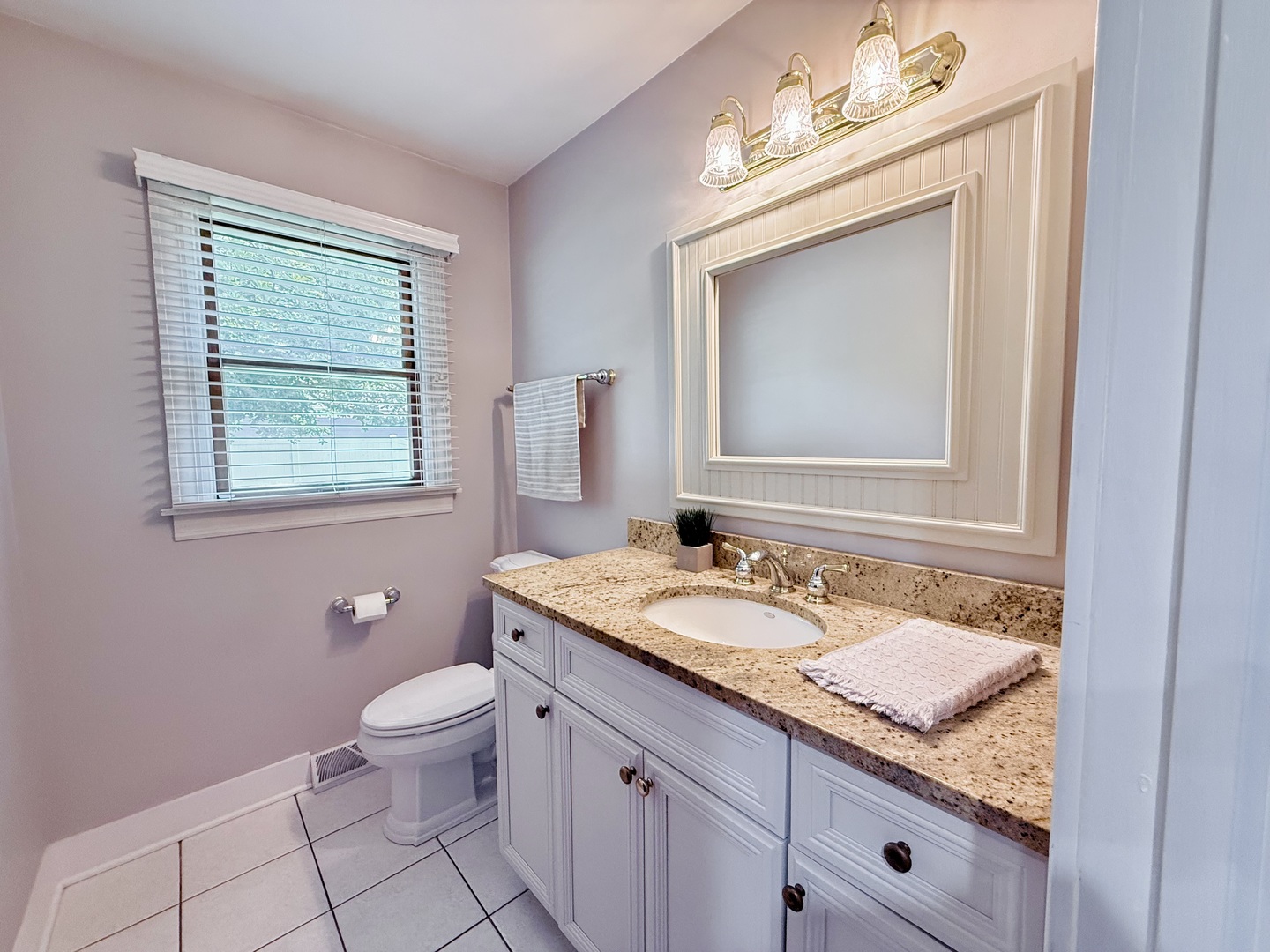 26W281 MENOMINI Drive, Wheaton, IL 60189